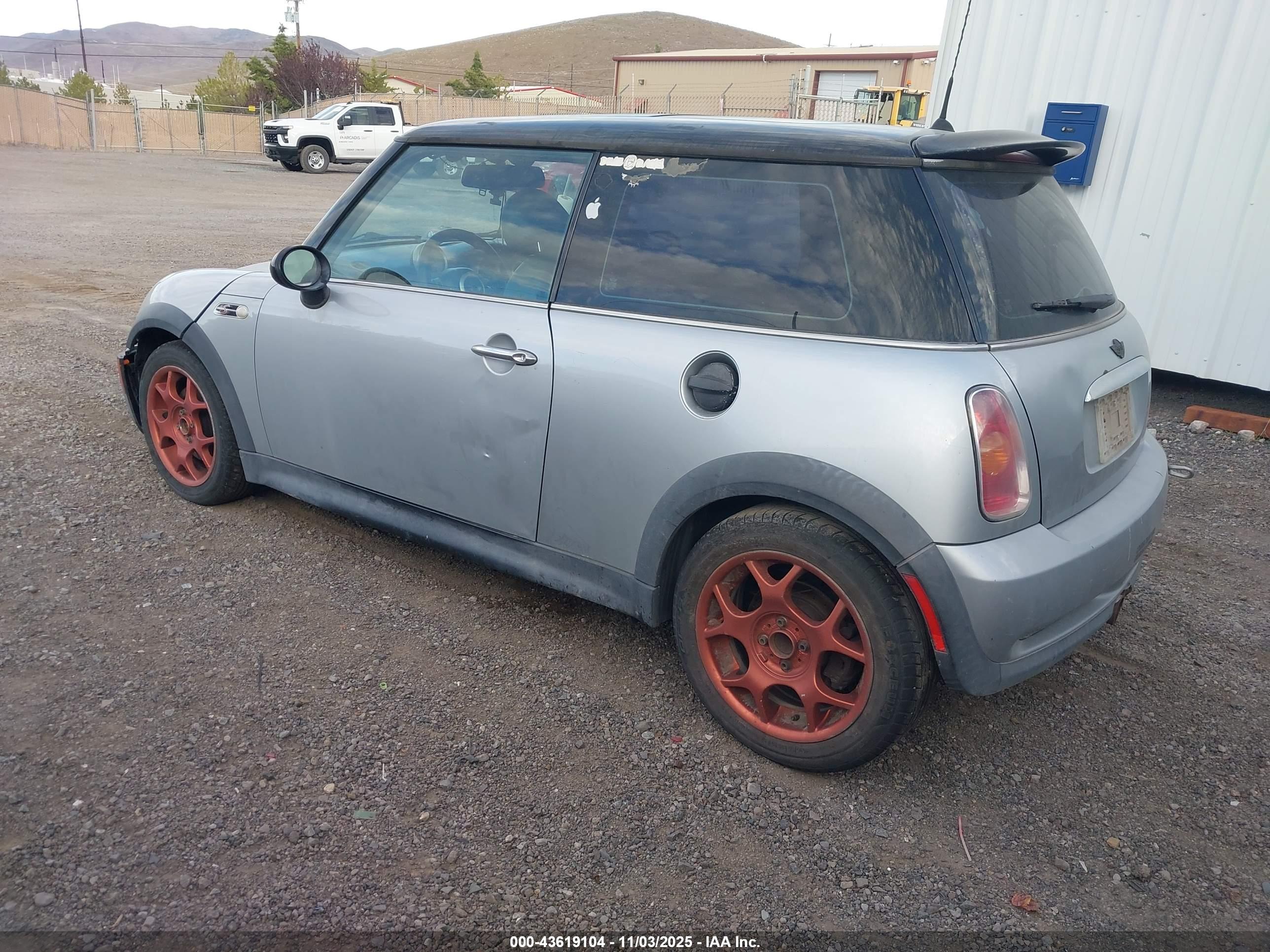 MINI COOPER image 3