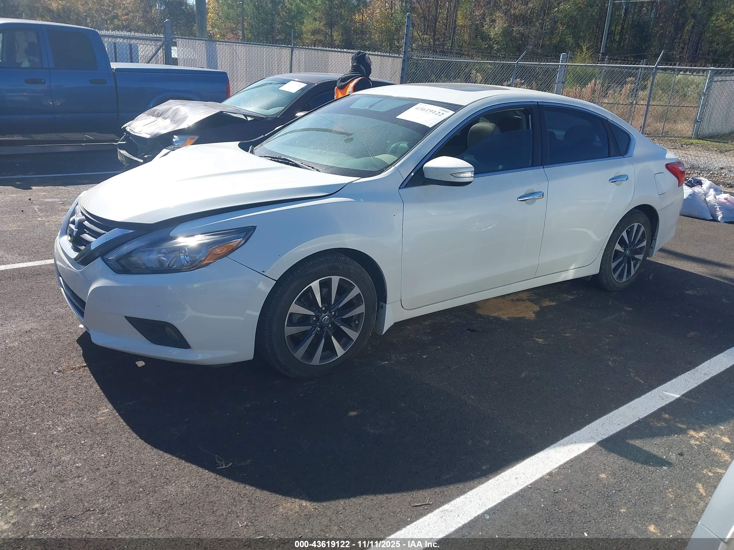 NISSAN ALTIMA image 2