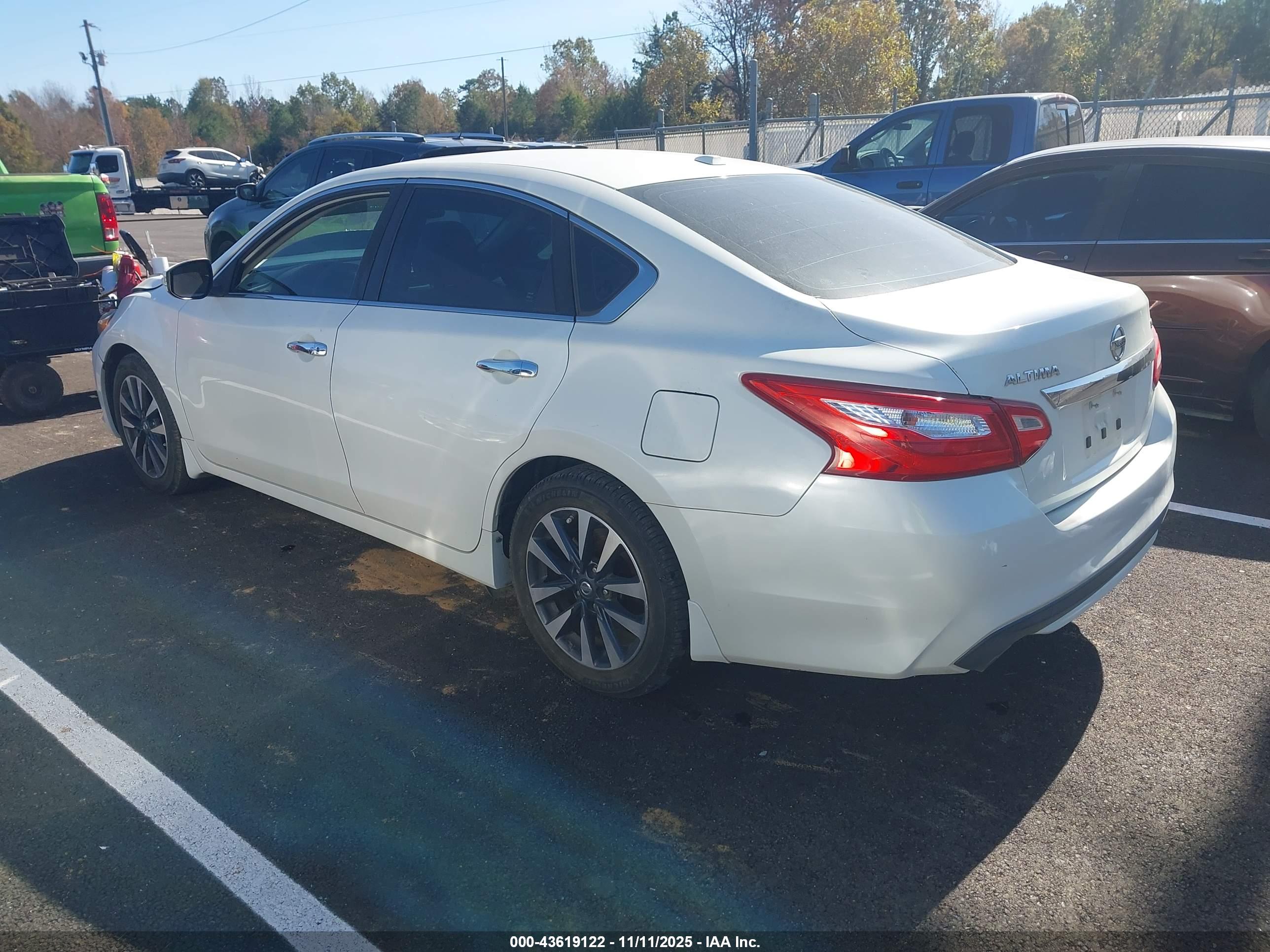 NISSAN ALTIMA image 3