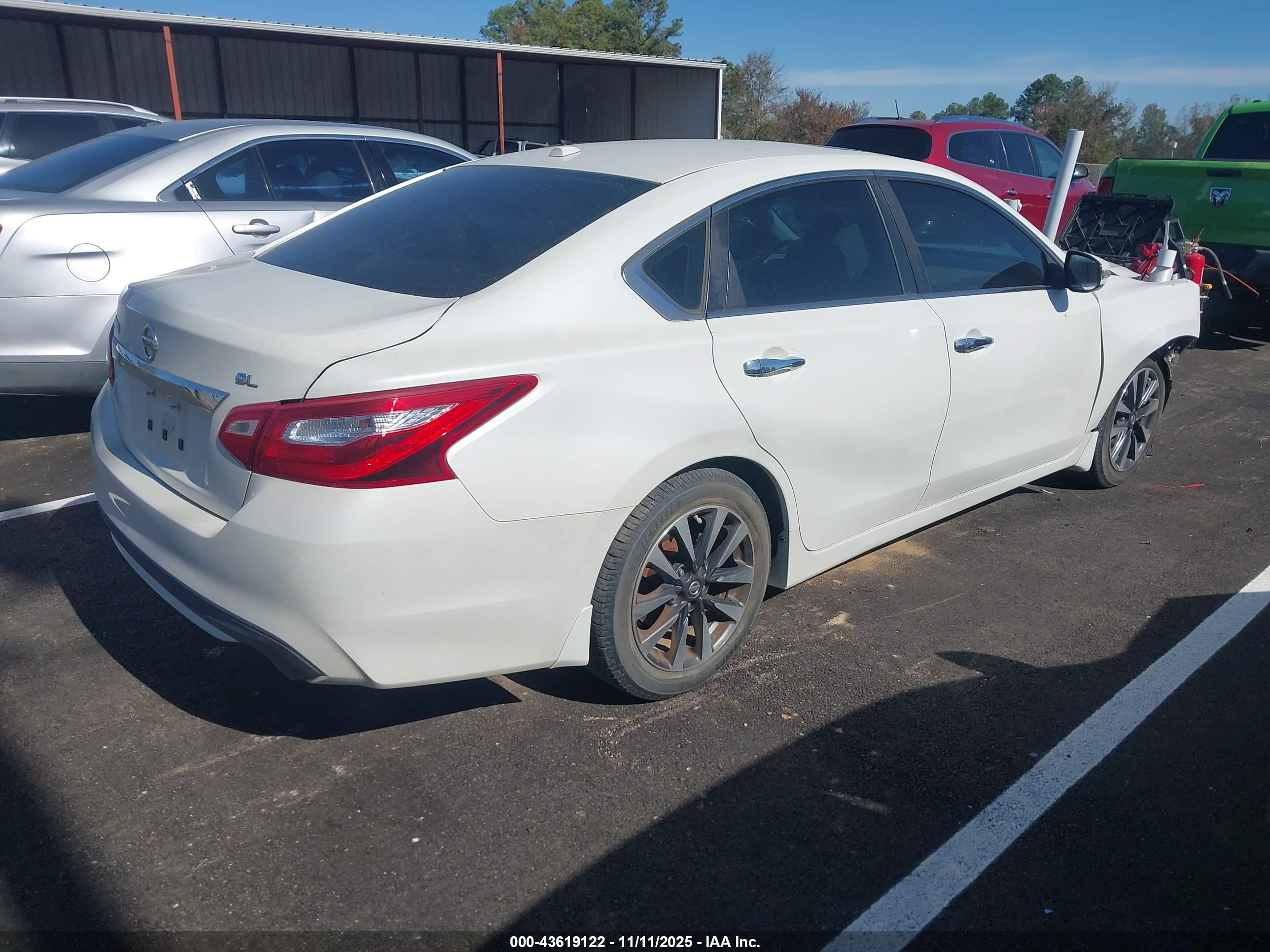 NISSAN ALTIMA image 4