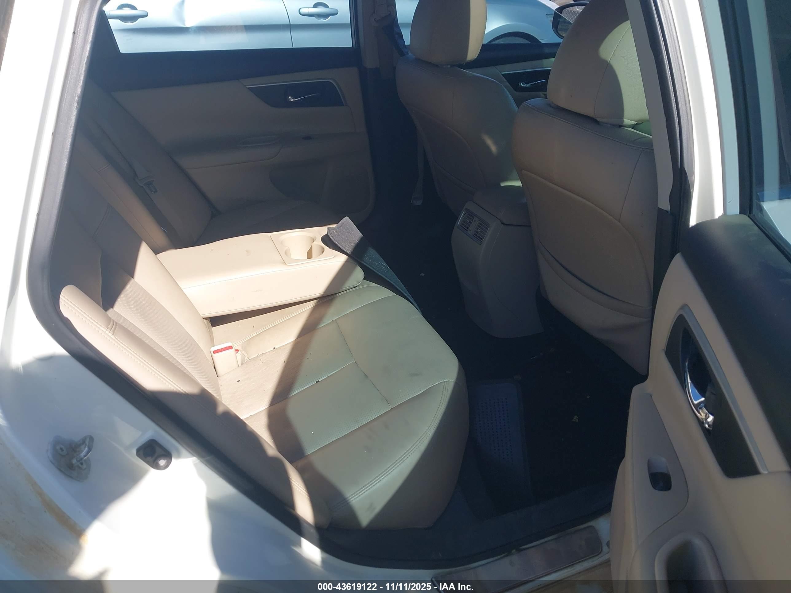 NISSAN ALTIMA image 8