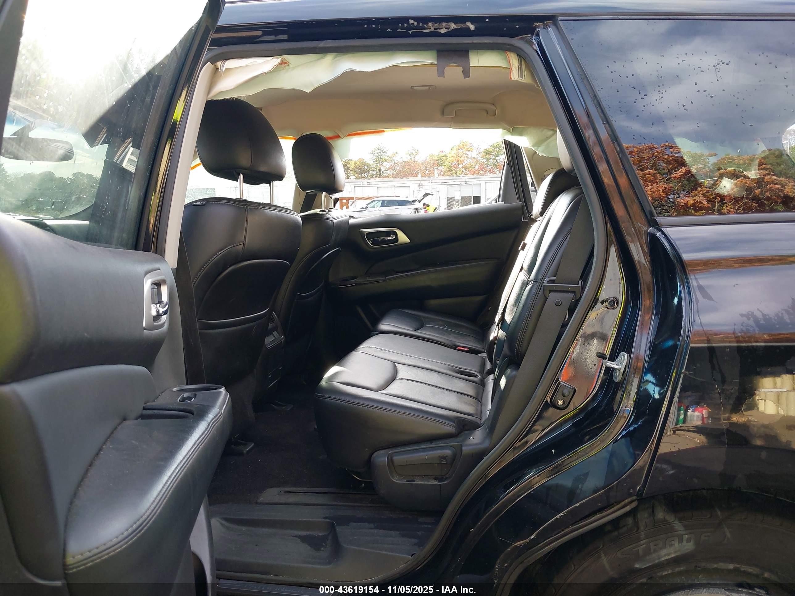 NISSAN PATHFINDER image 8