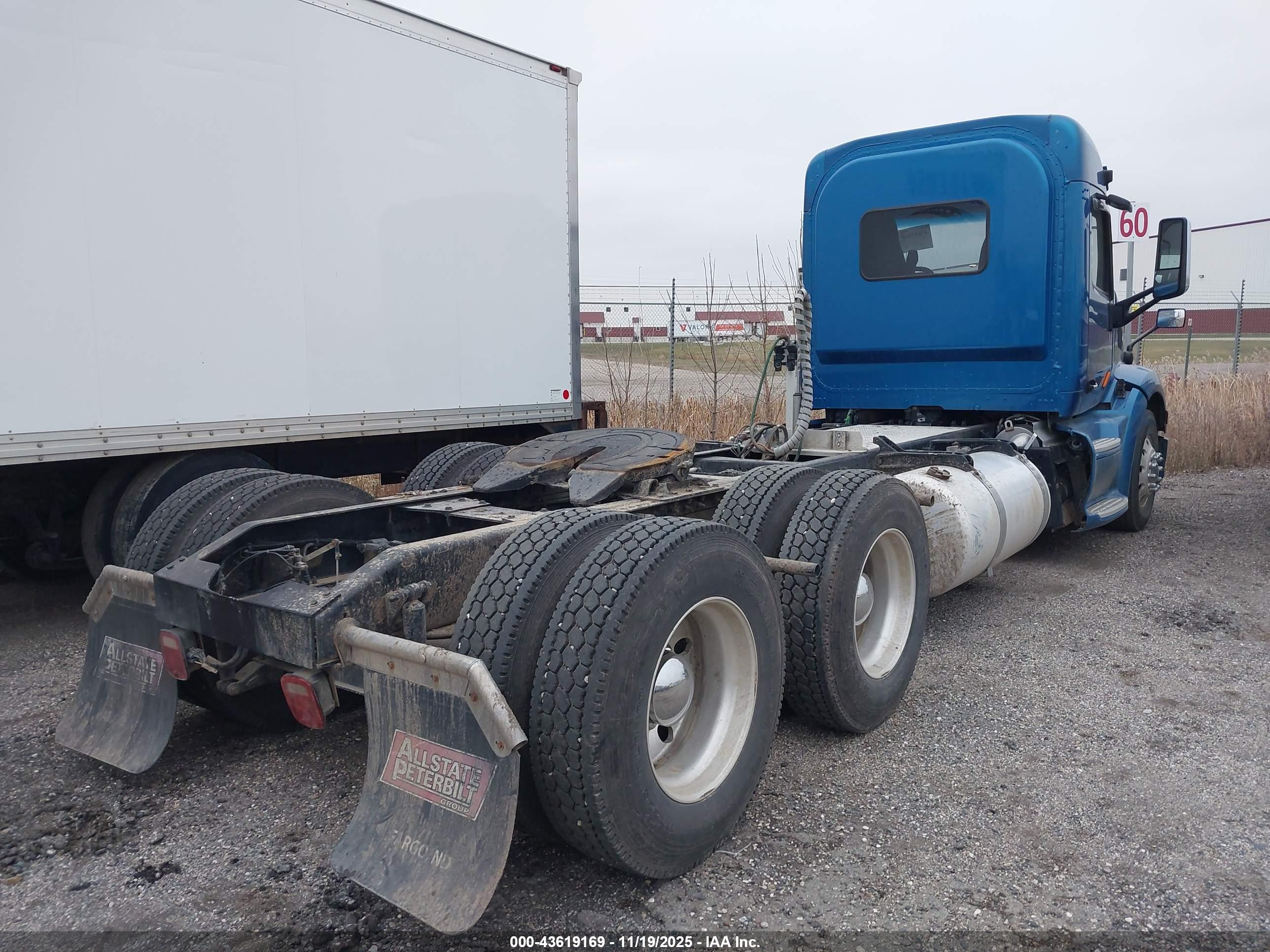 PETERBILT 579 image 4