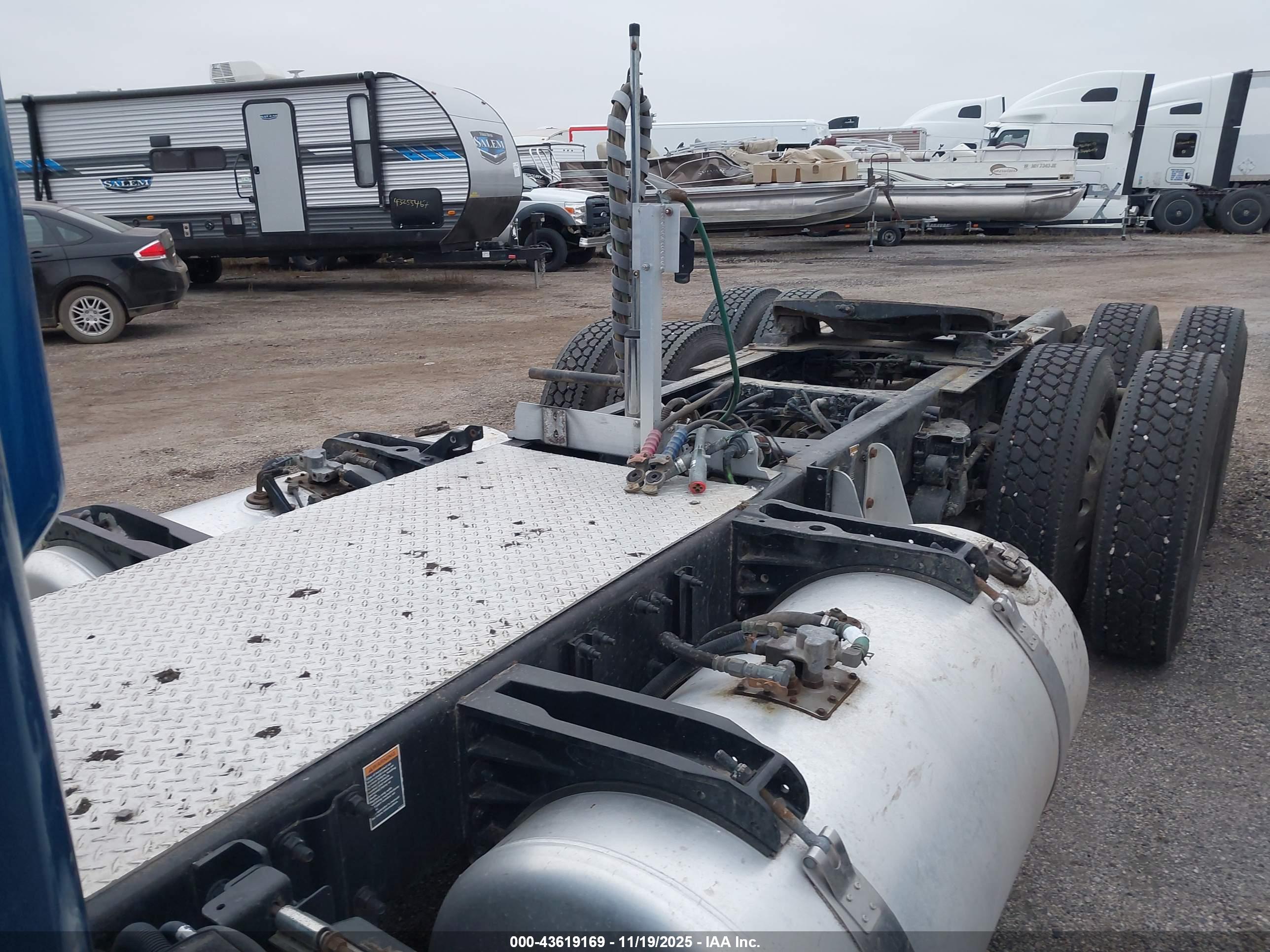PETERBILT 579 image 7