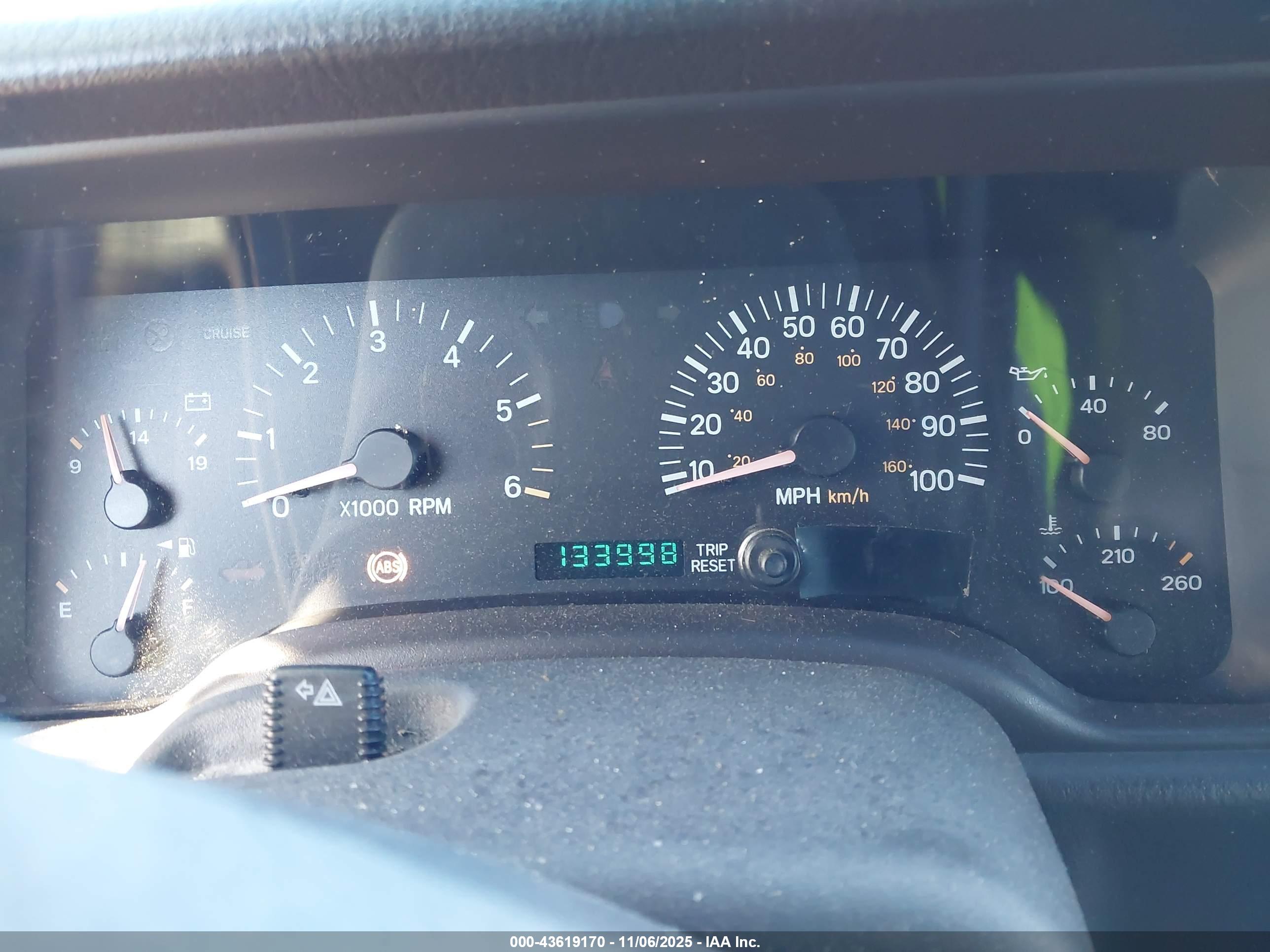 JEEP CHEROKEE image 7
