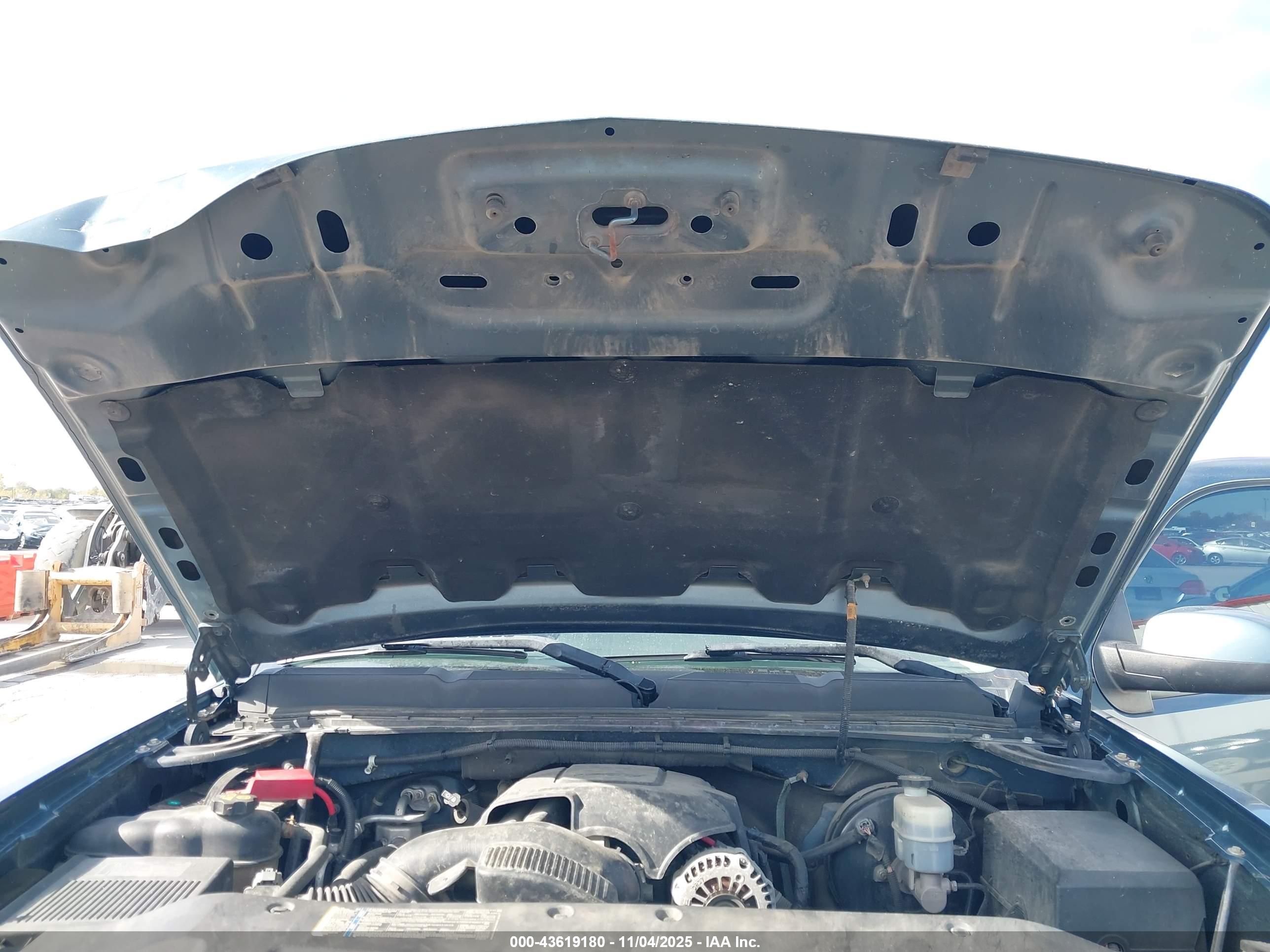 CHEVROLET SILVERADO image 10