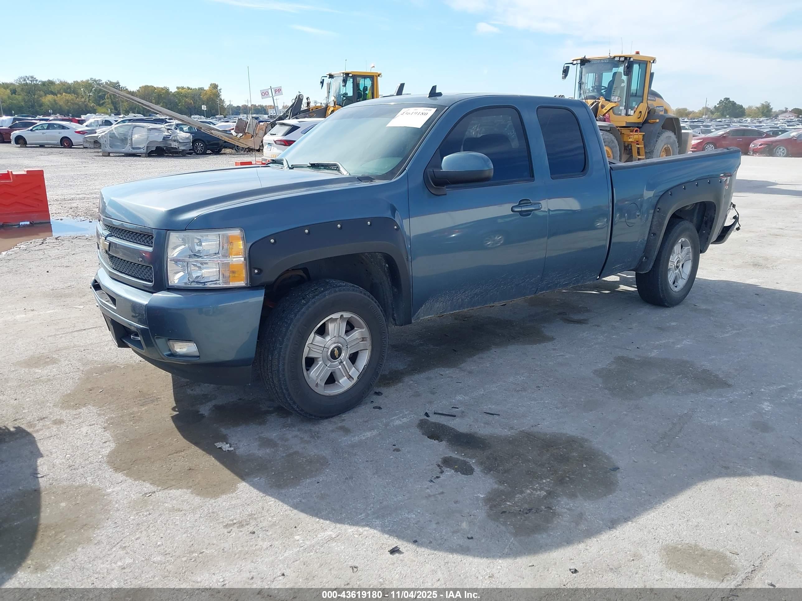 CHEVROLET SILVERADO image 2