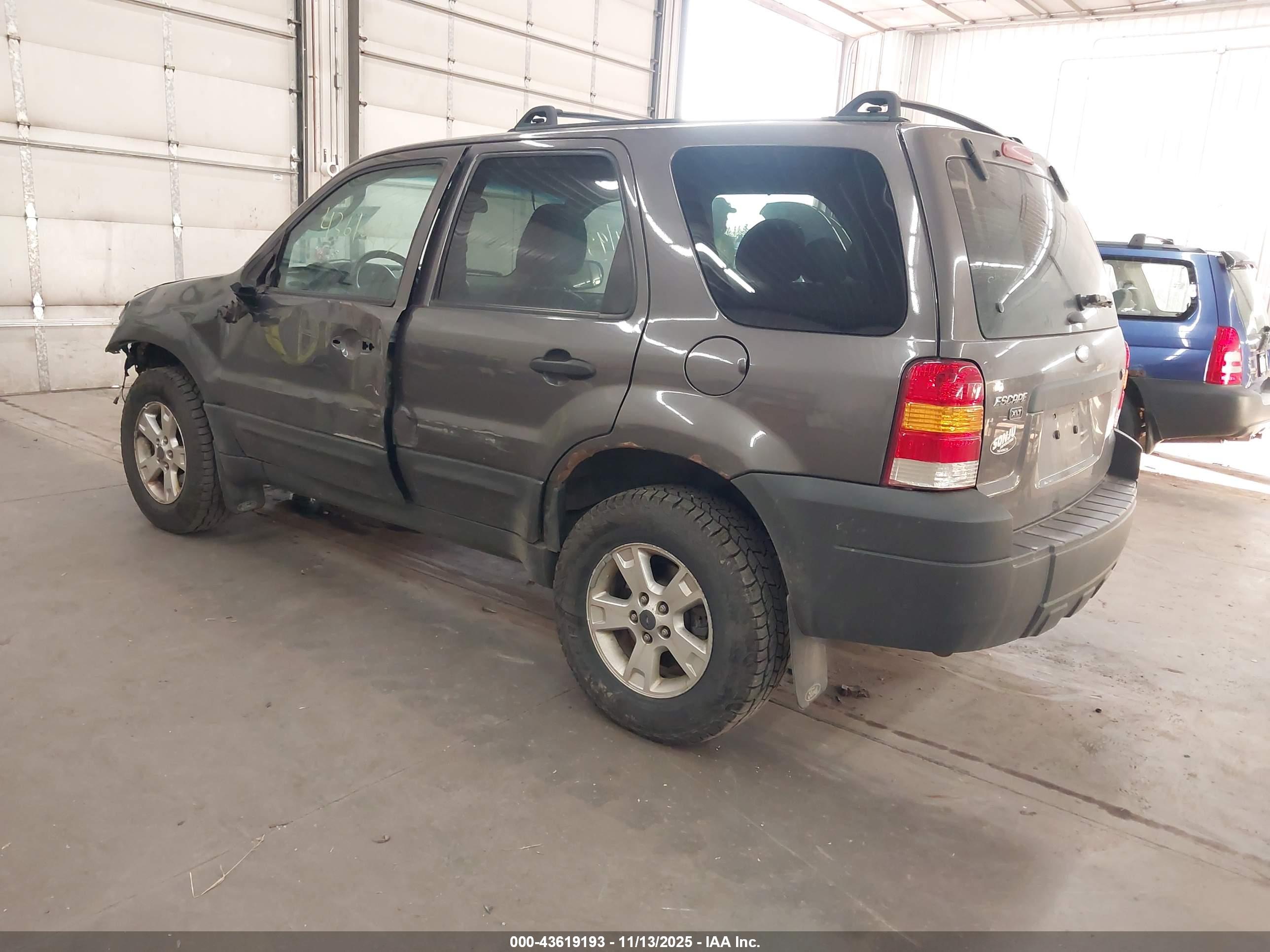 FORD ESCAPE image 3