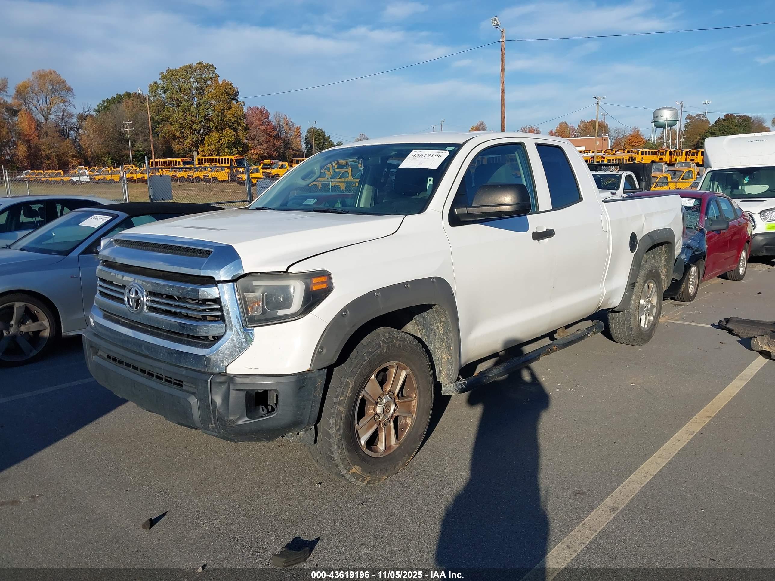TOYOTA TUNDRA image 2