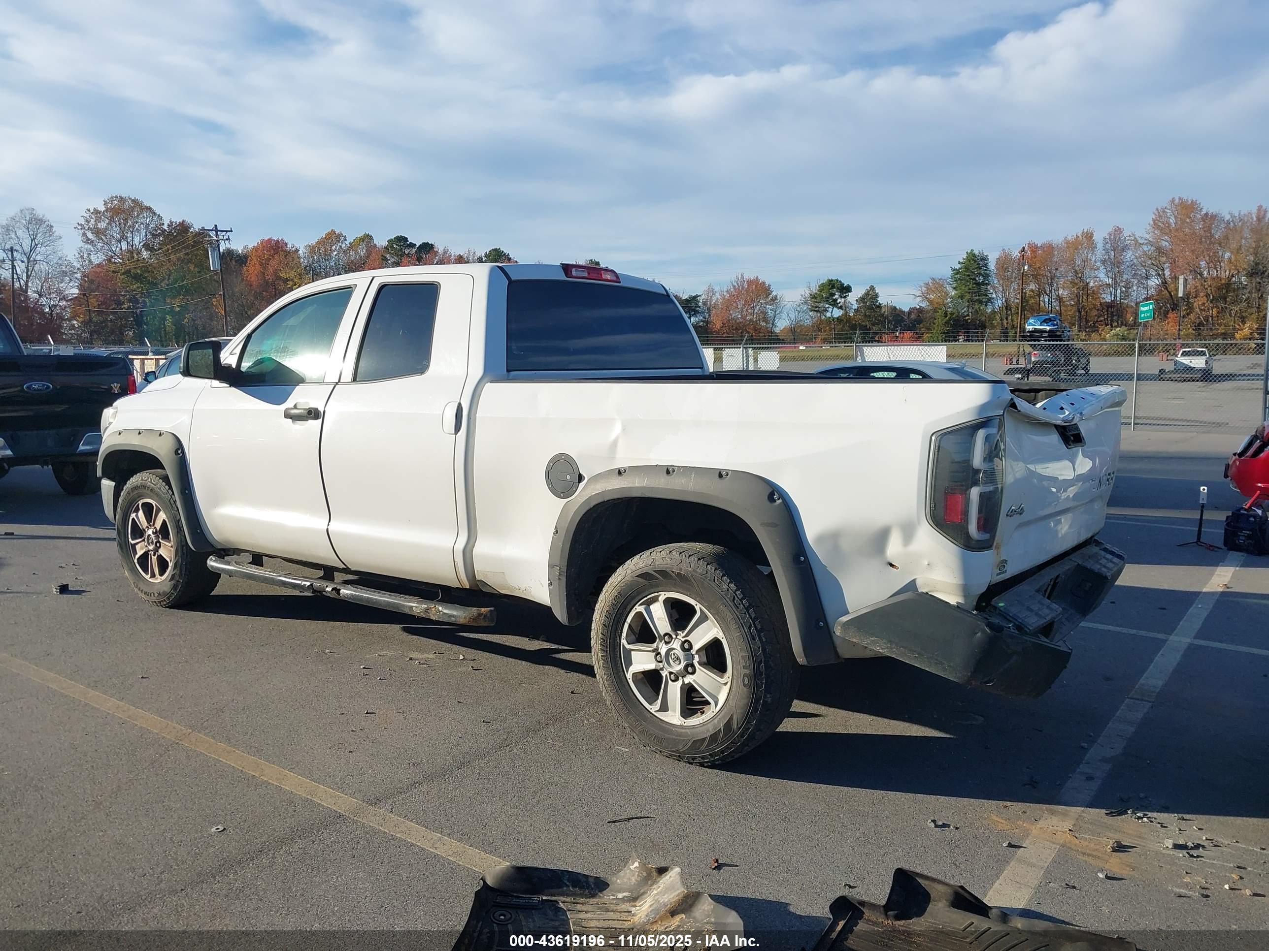 TOYOTA TUNDRA image 3