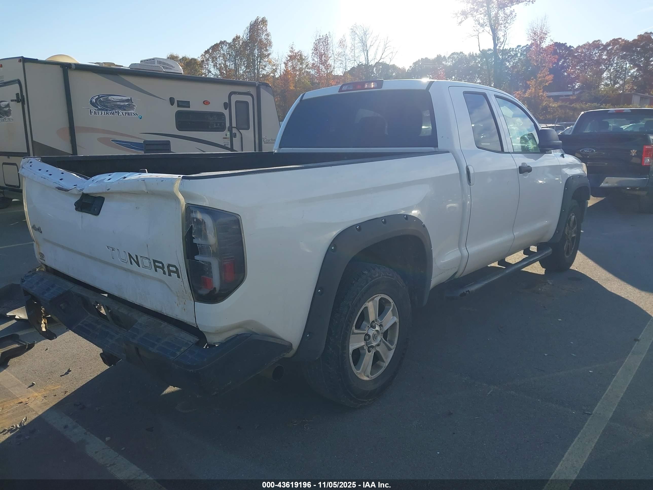 TOYOTA TUNDRA image 4