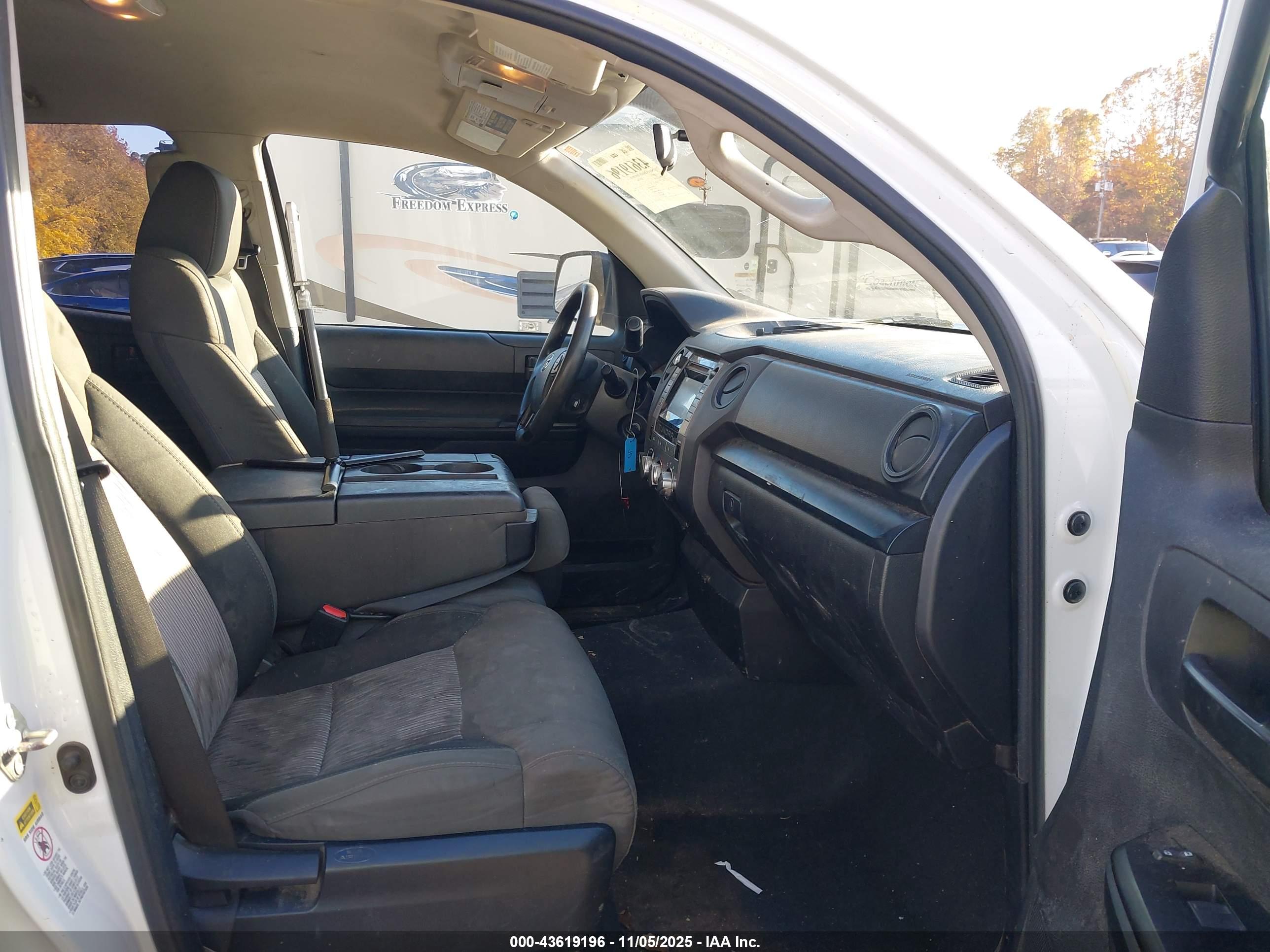 TOYOTA TUNDRA image 5