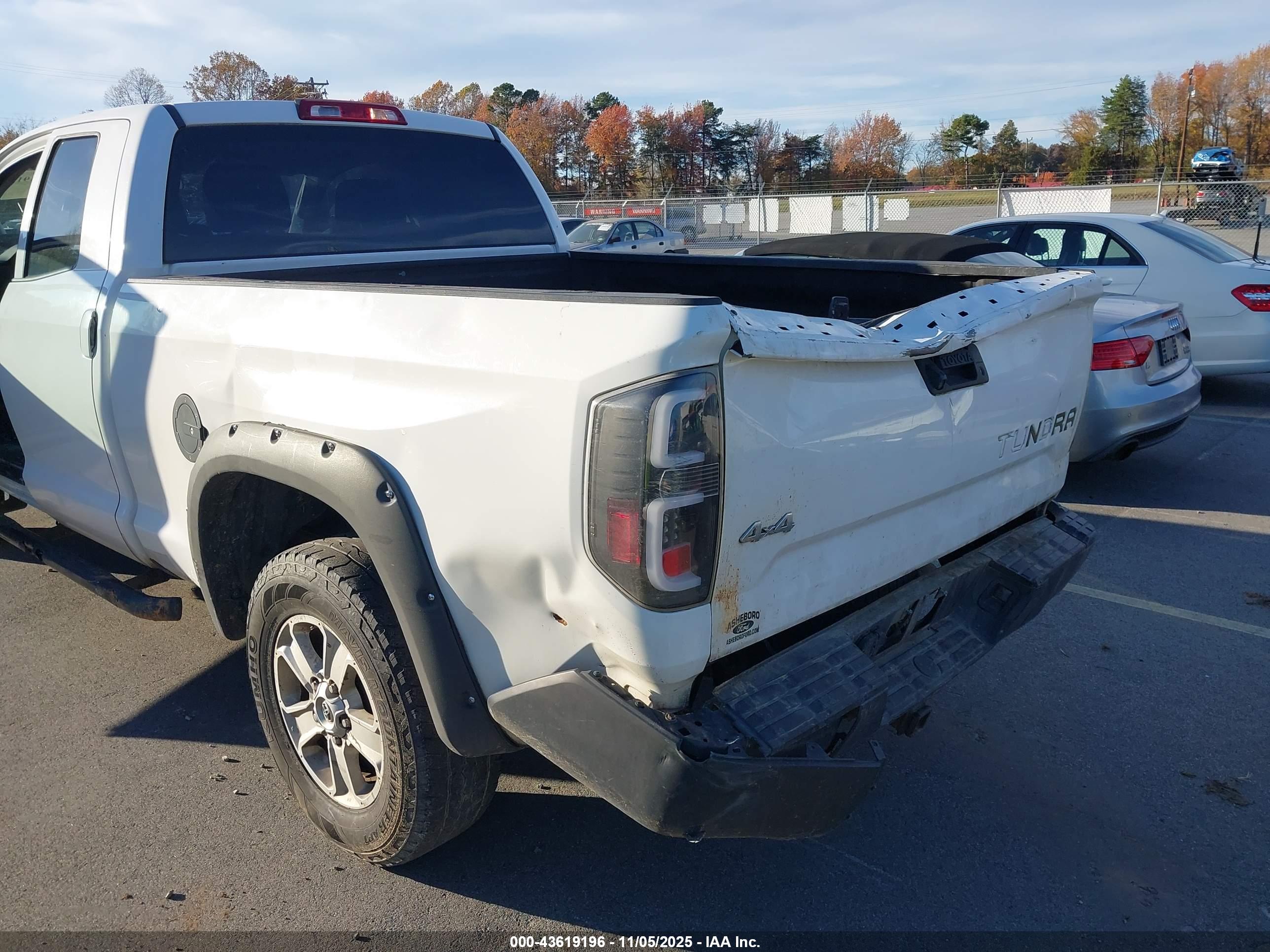 TOYOTA TUNDRA image 6