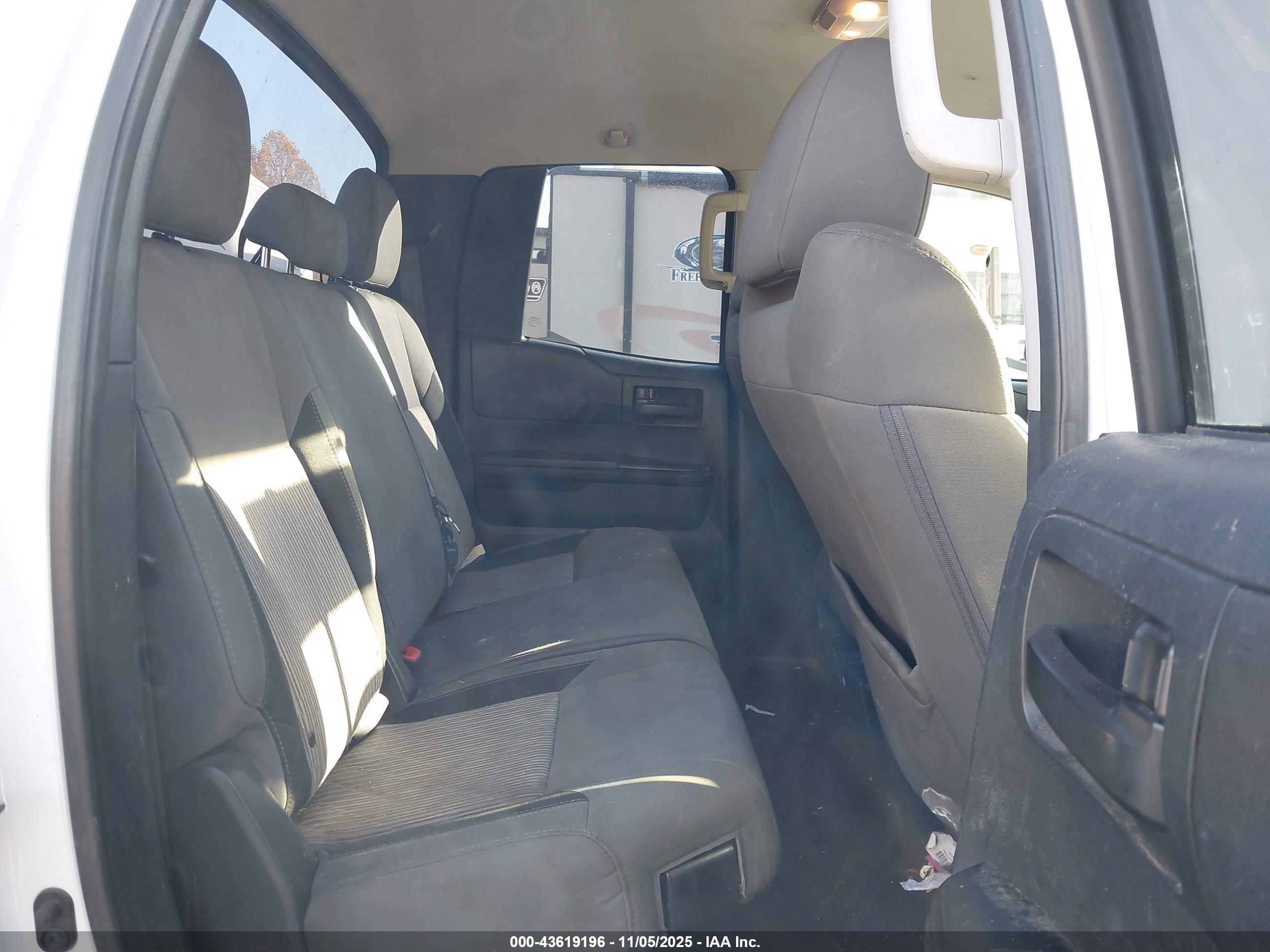 TOYOTA TUNDRA image 8
