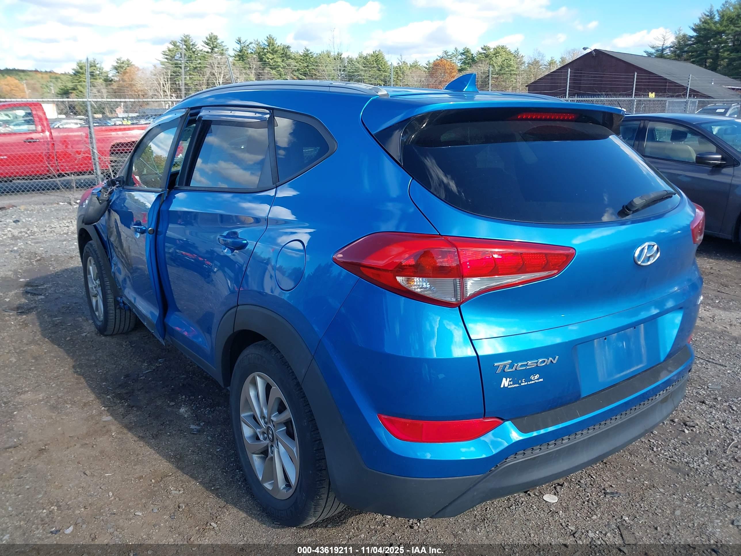 HYUNDAI TUCSON image 3