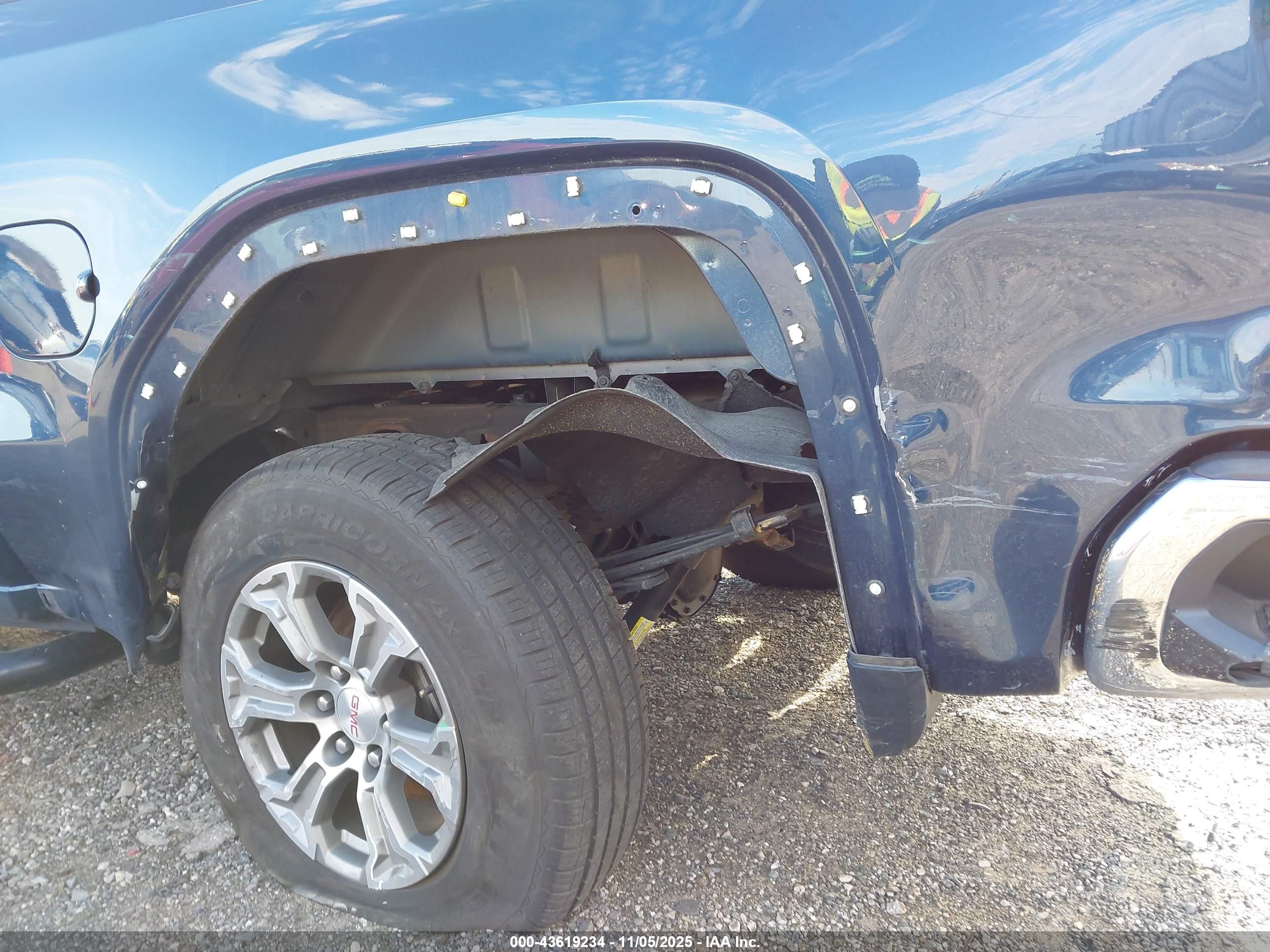 GMC SIERRA image 6