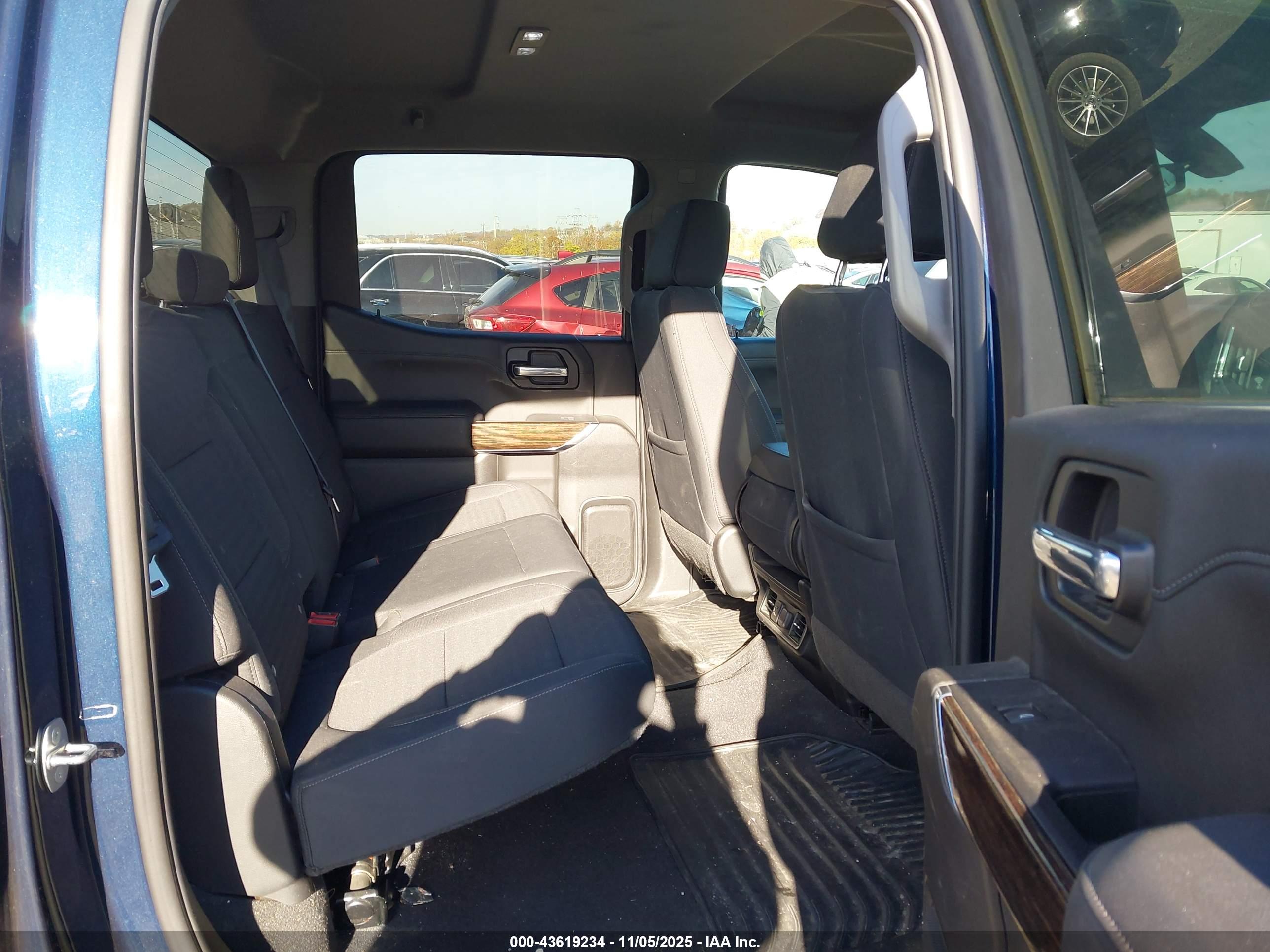 GMC SIERRA image 8