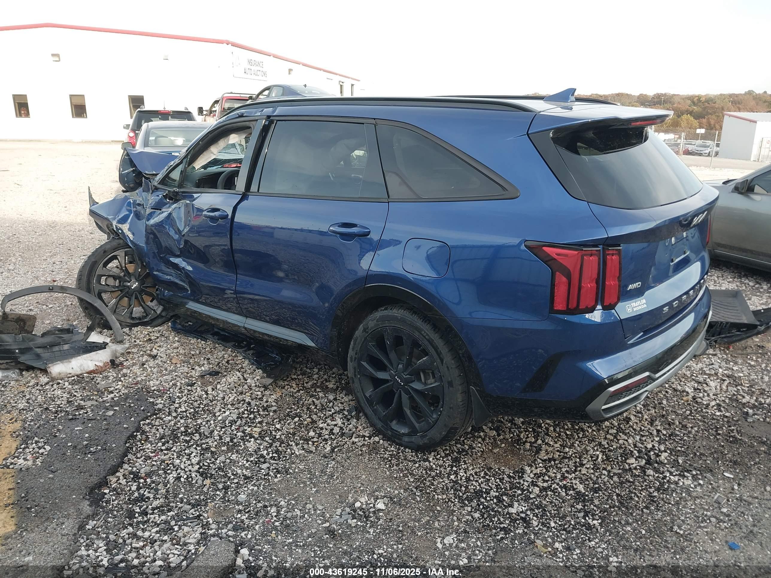 KIA SORENTO image 3