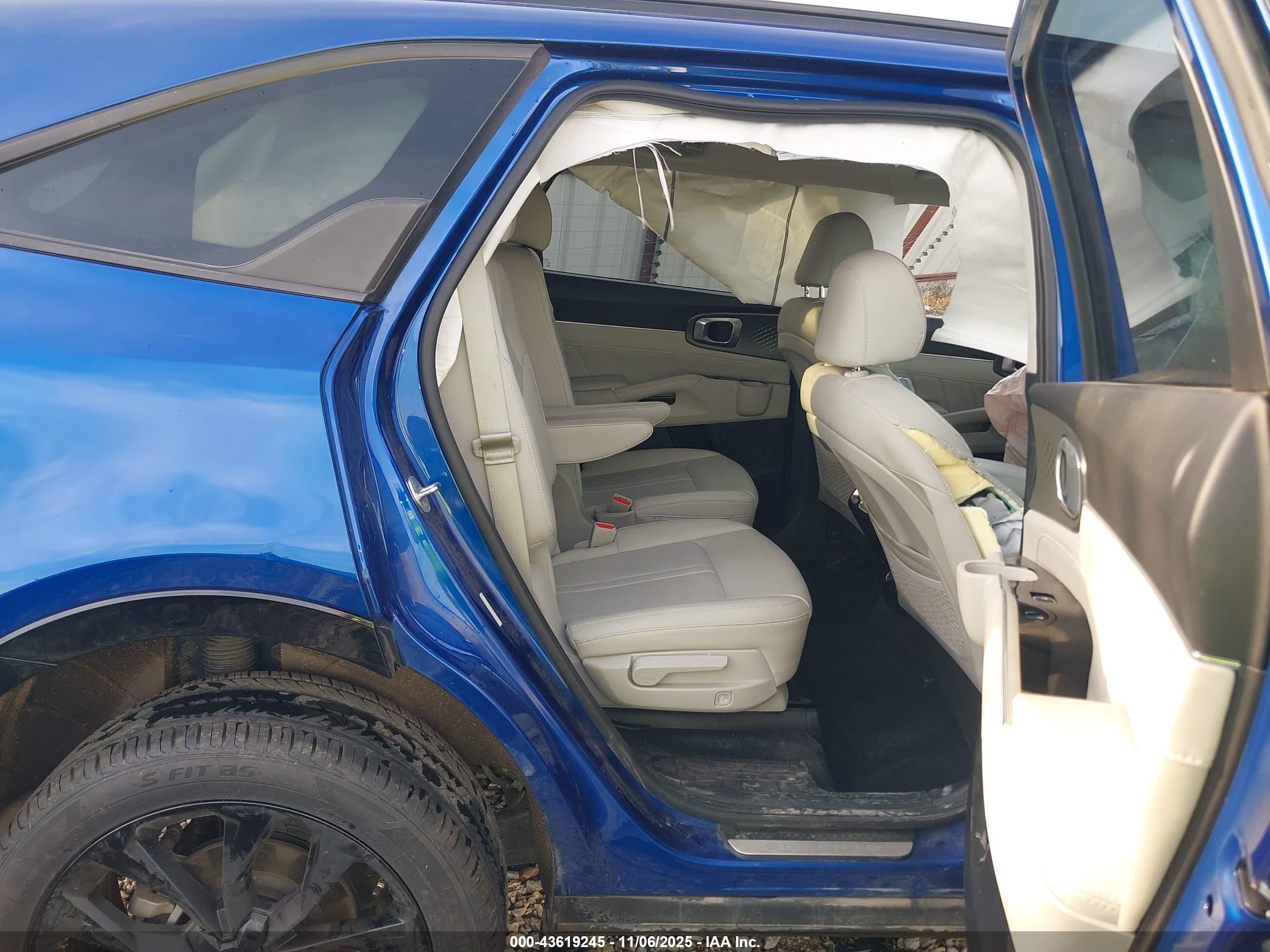 KIA SORENTO image 8