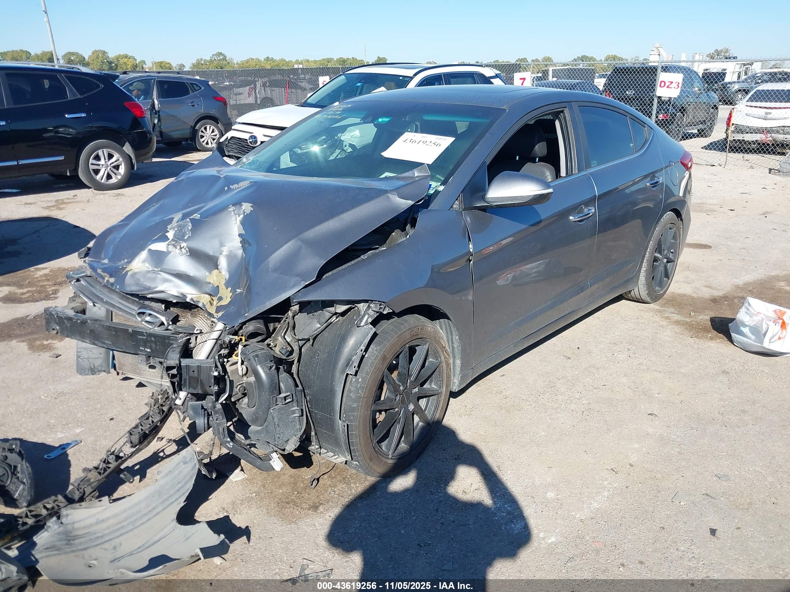 HYUNDAI ELANTRA image 2