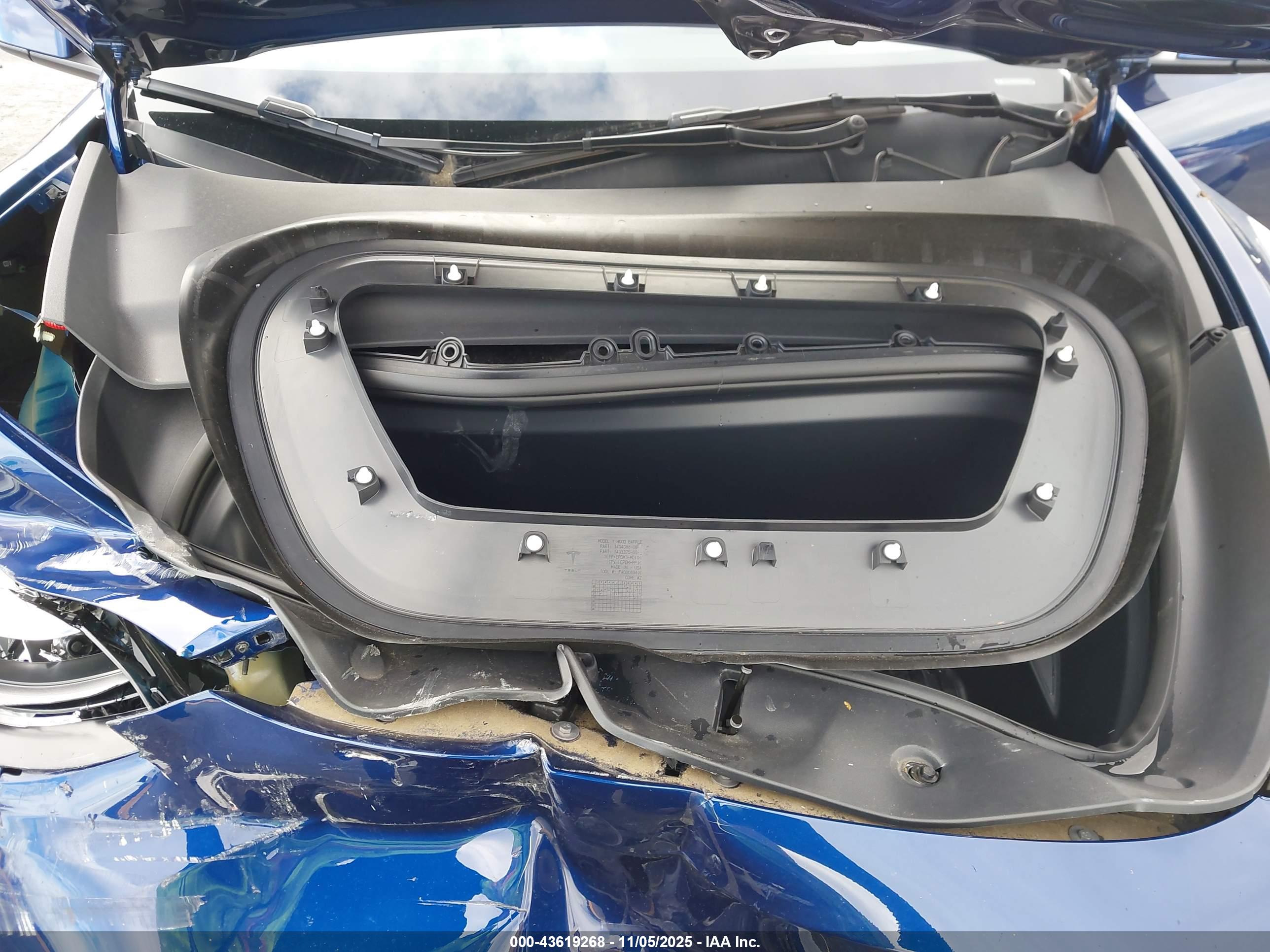TESLA MODEL image 10