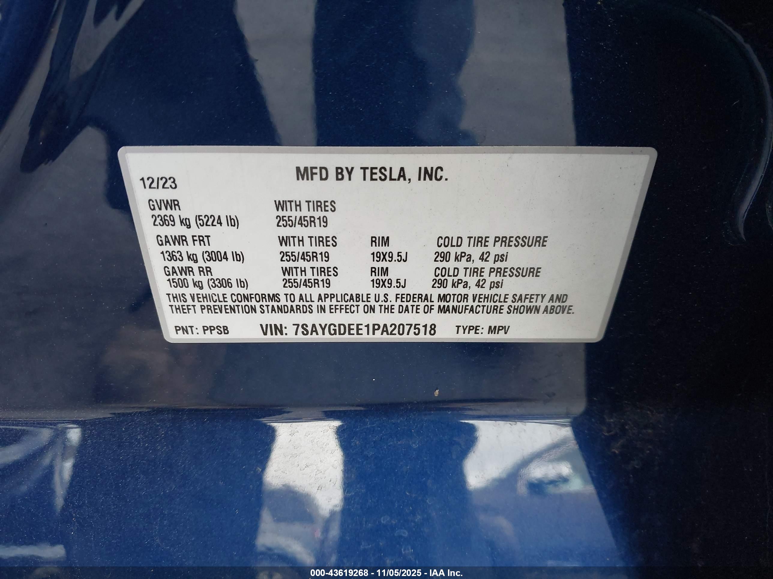 TESLA MODEL image 9