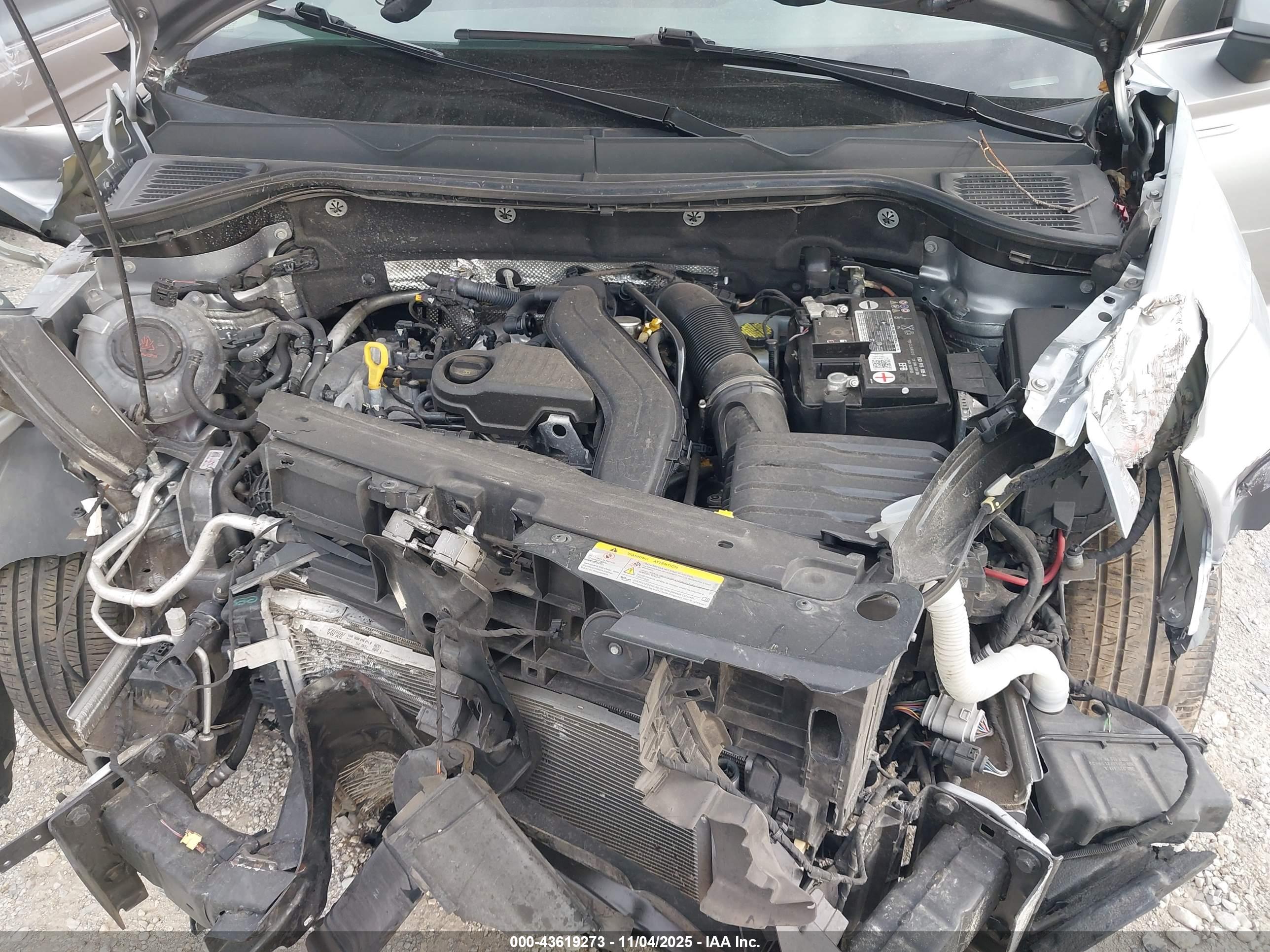 VOLKSWAGEN TAOS image 10