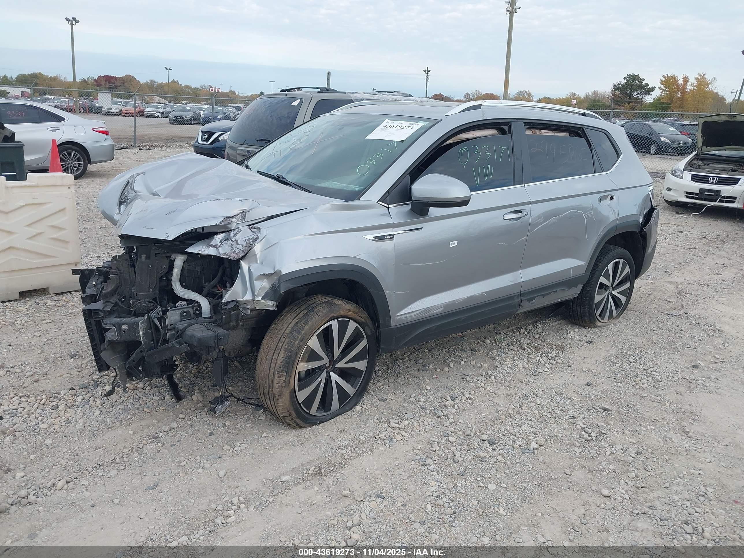 VOLKSWAGEN TAOS image 2