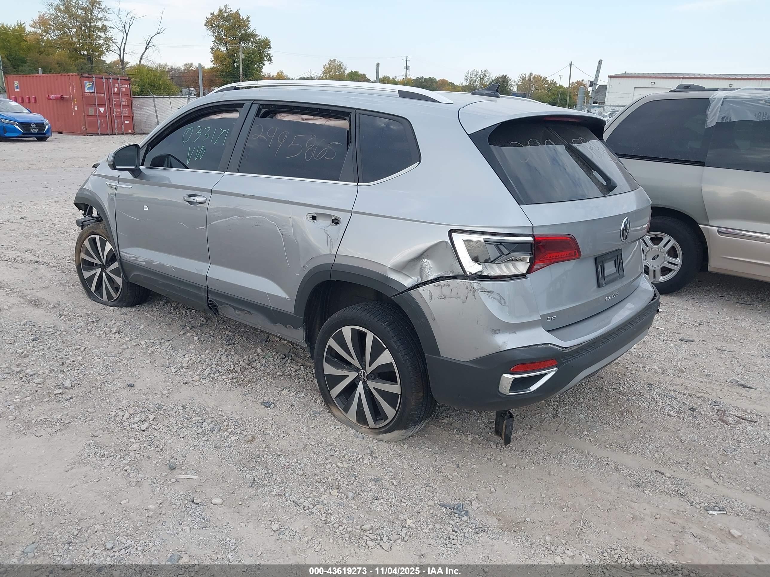 VOLKSWAGEN TAOS image 3
