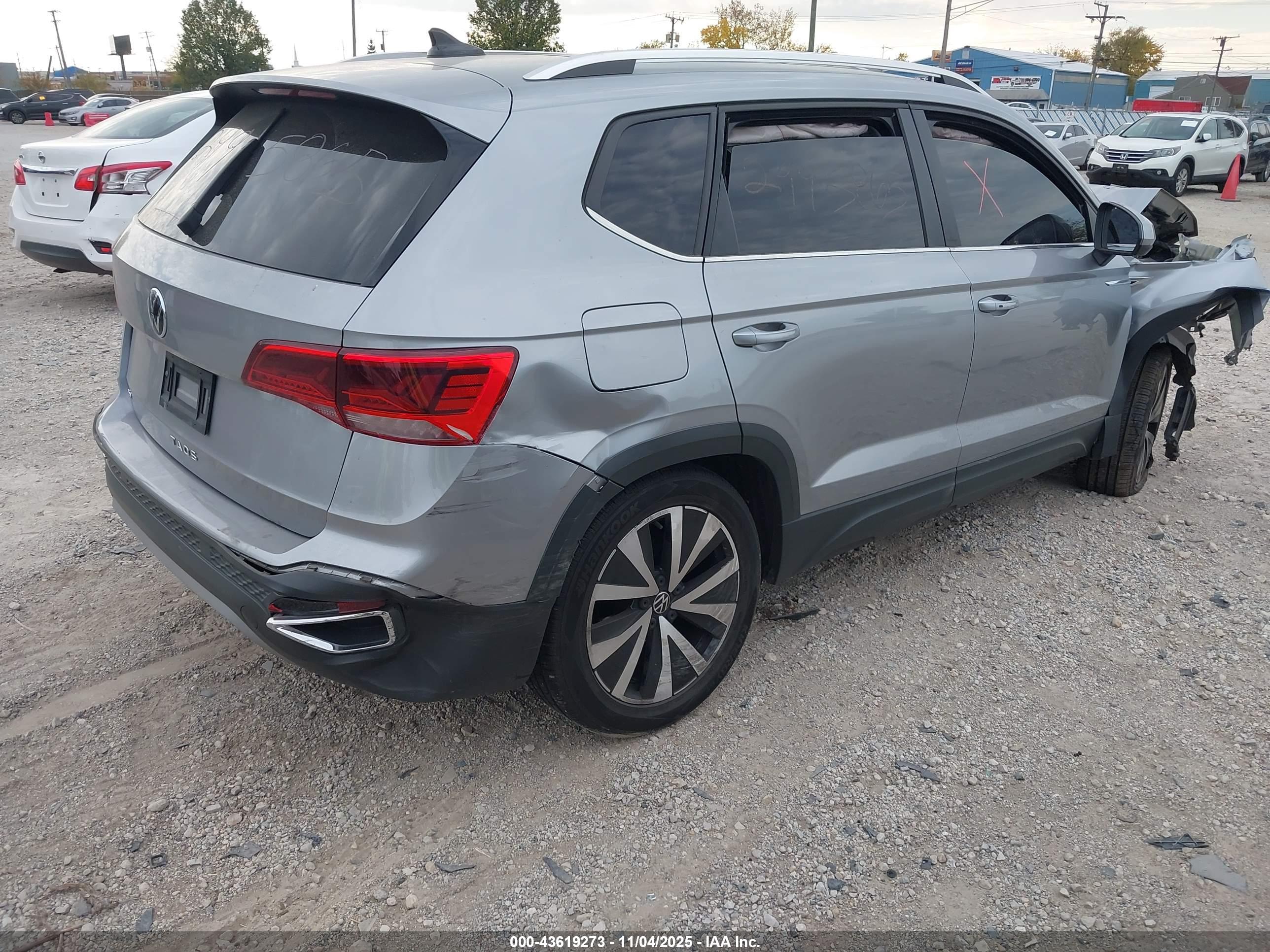 VOLKSWAGEN TAOS image 4