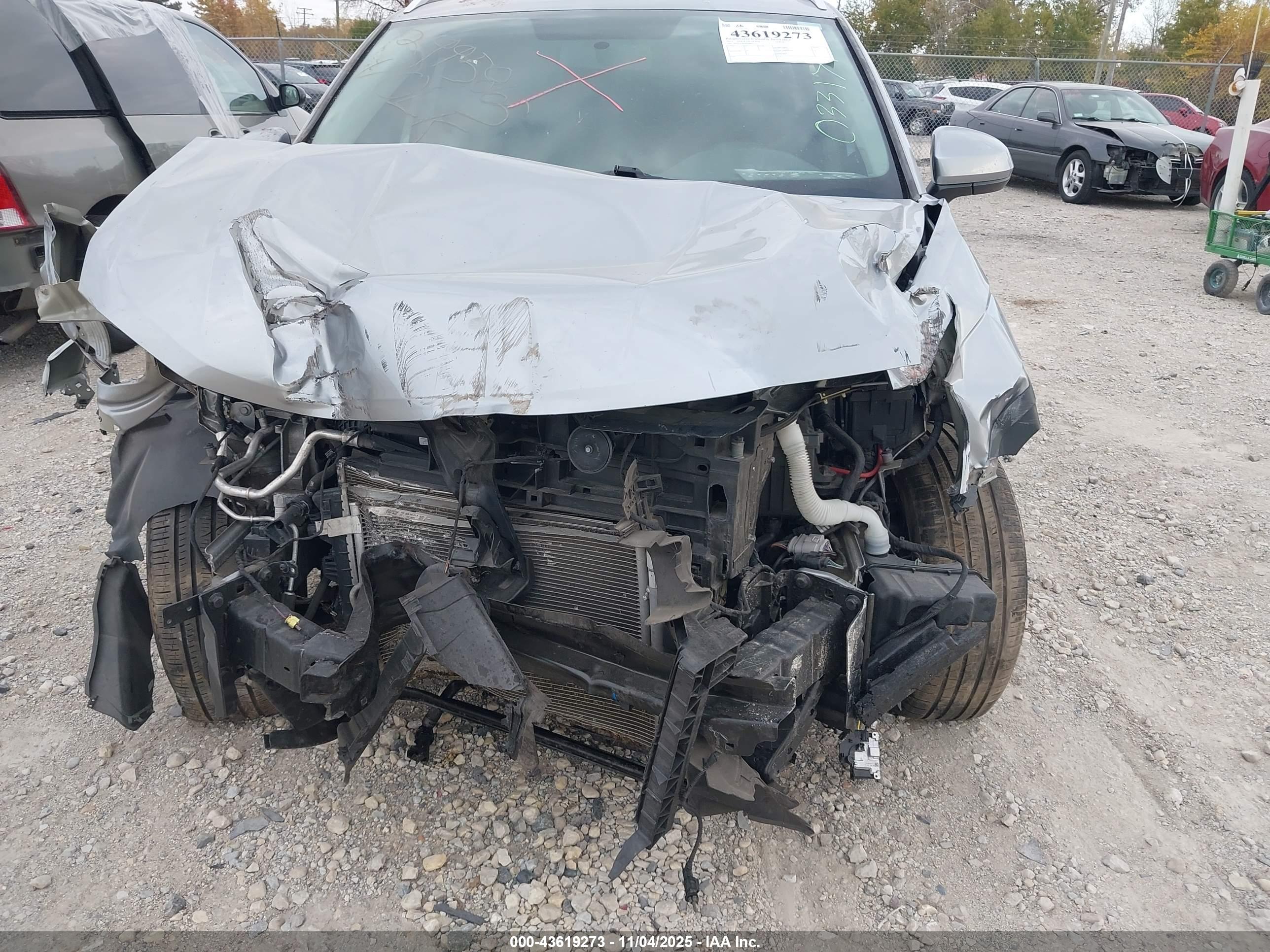 VOLKSWAGEN TAOS image 6