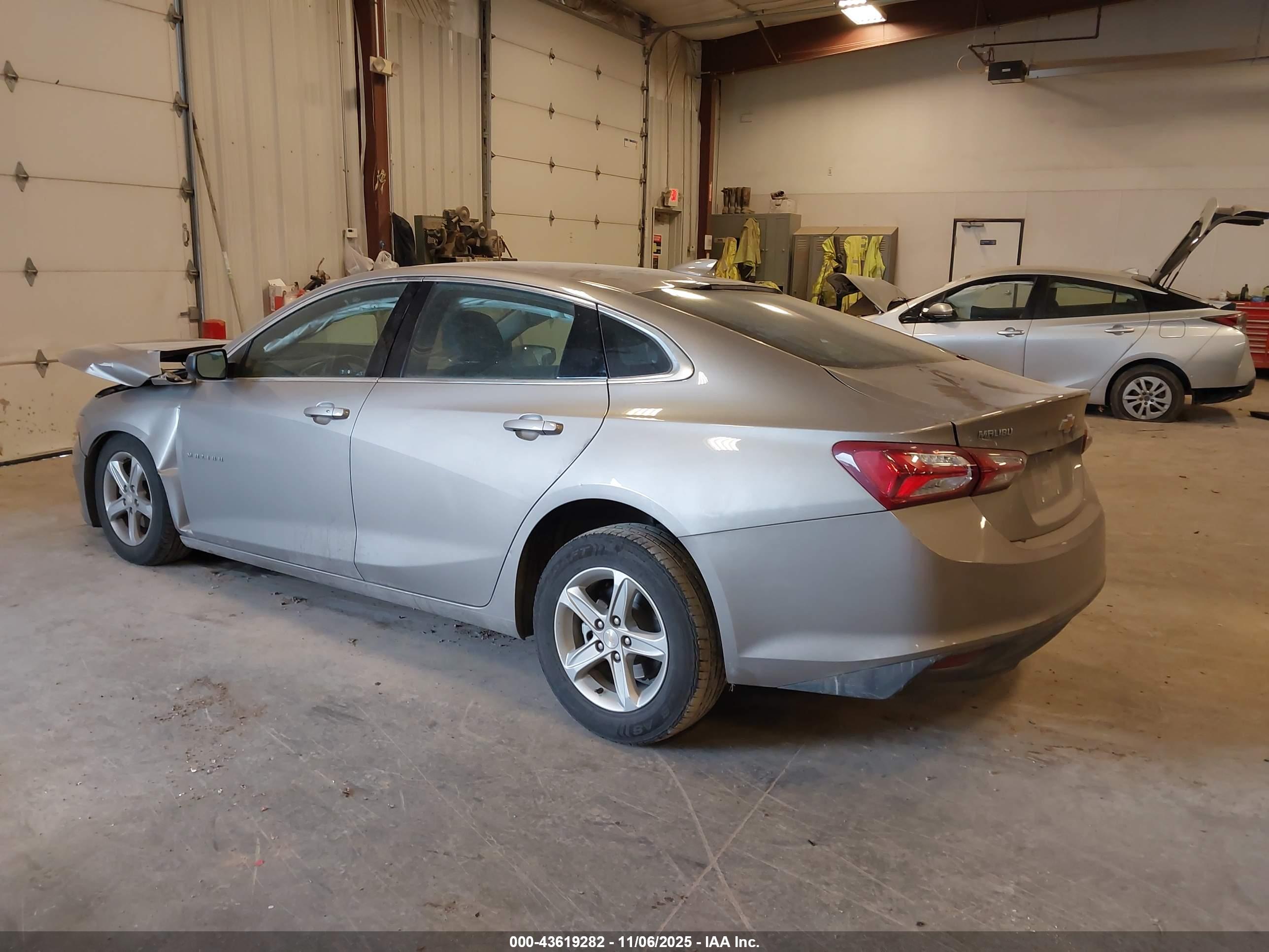 CHEVROLET MALIBU image 3