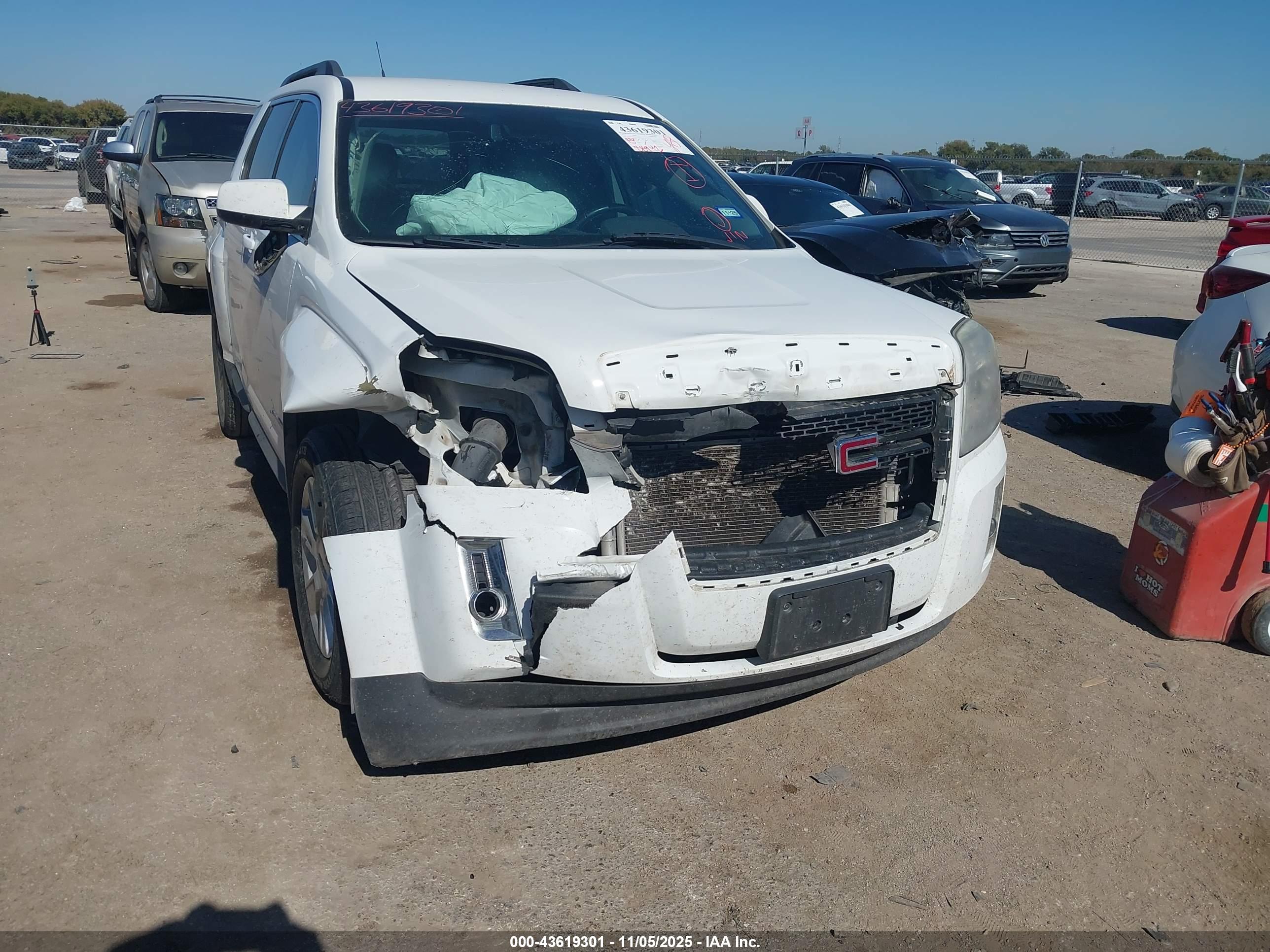 GMC TERRAIN image 6