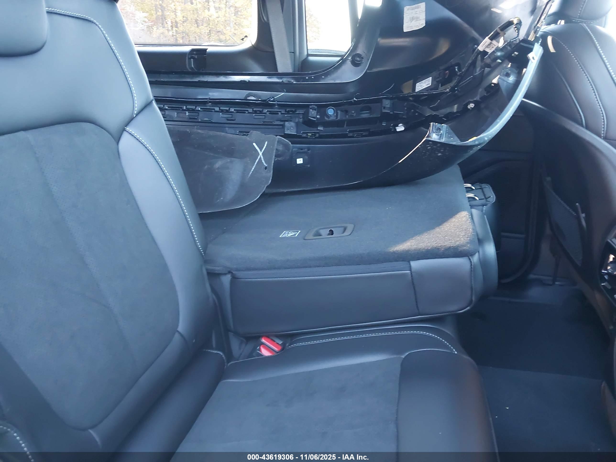 JEEP GRAND image 8