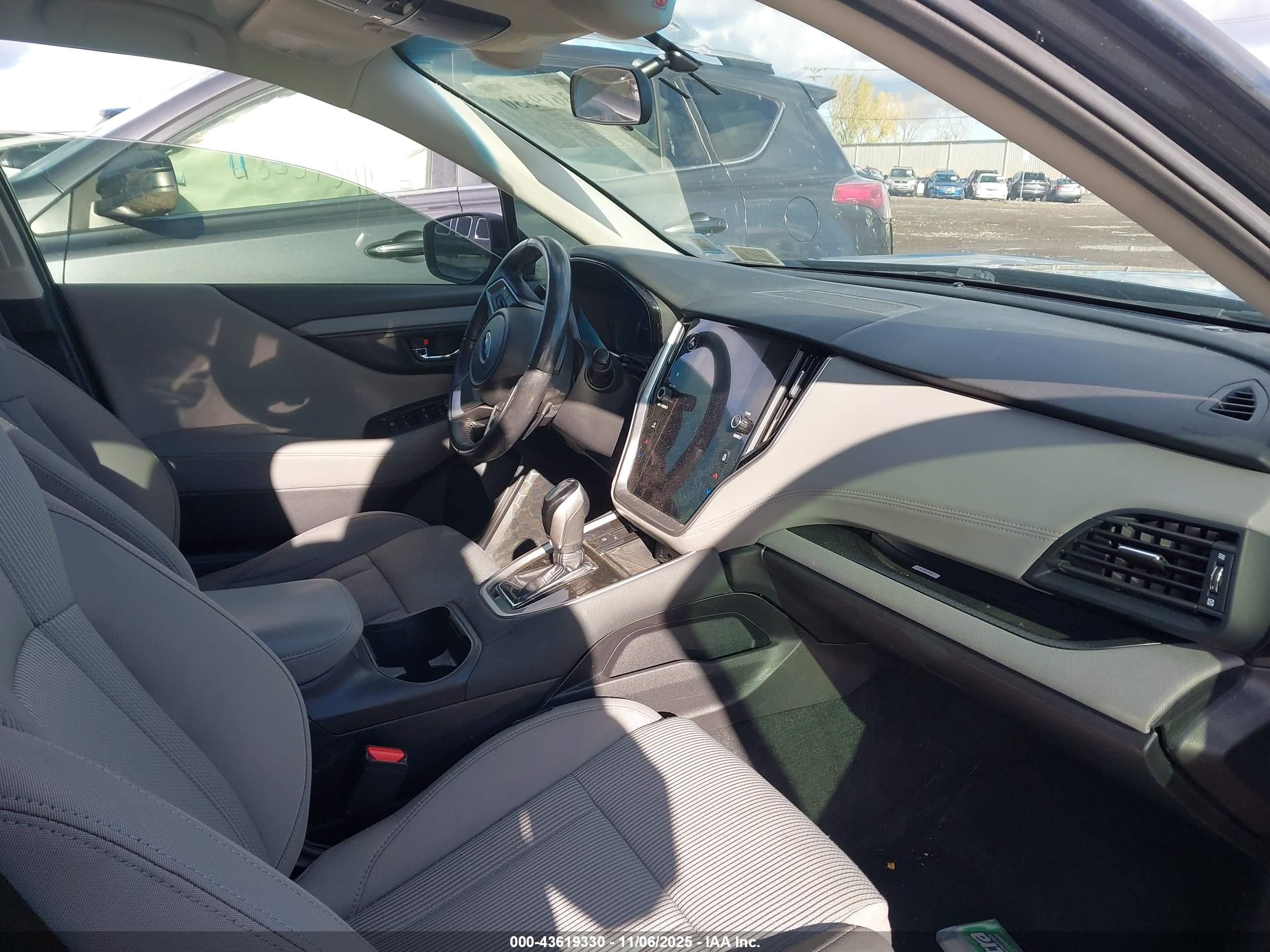 SUBARU LEGACY image 5