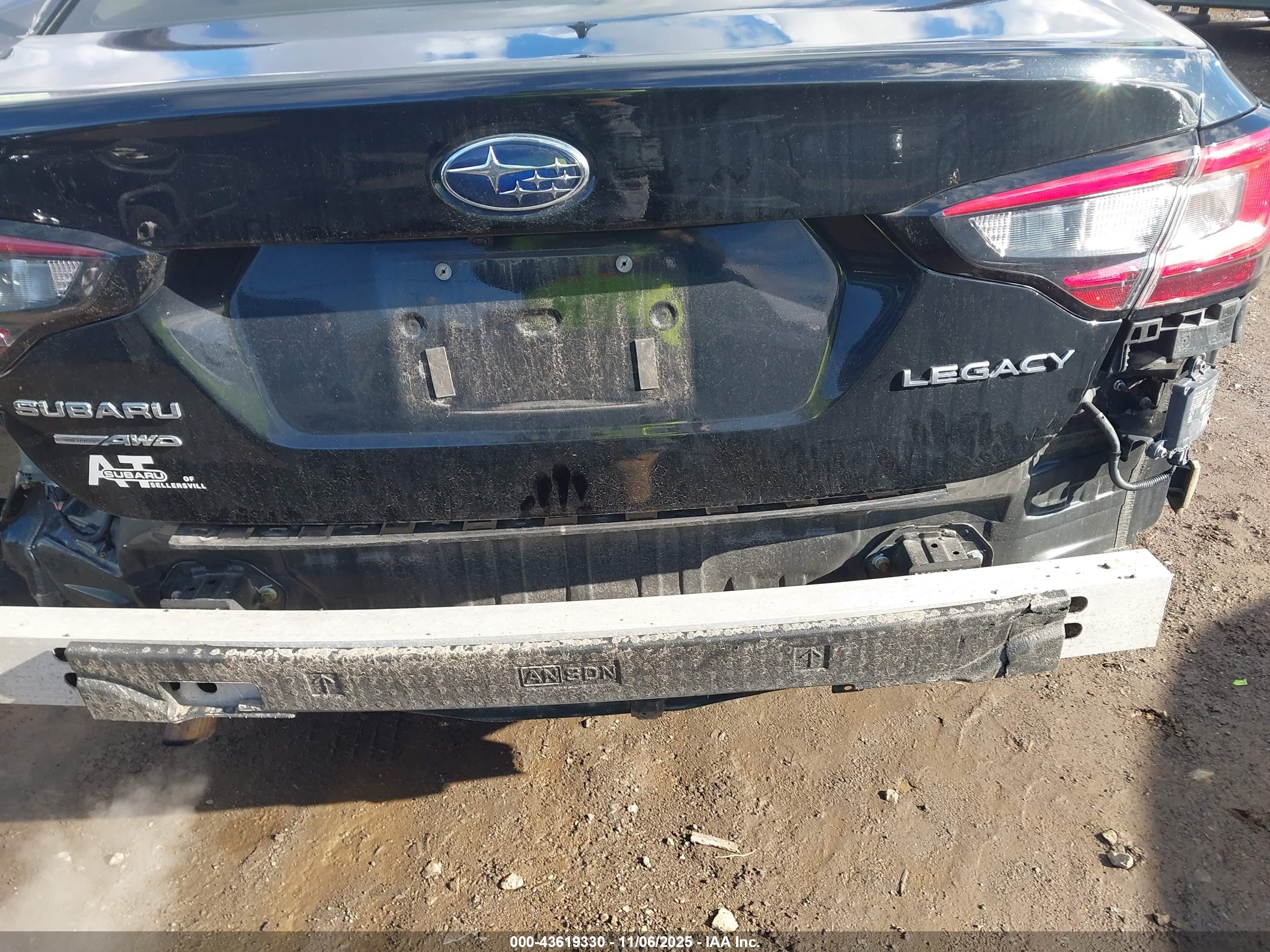 SUBARU LEGACY image 6