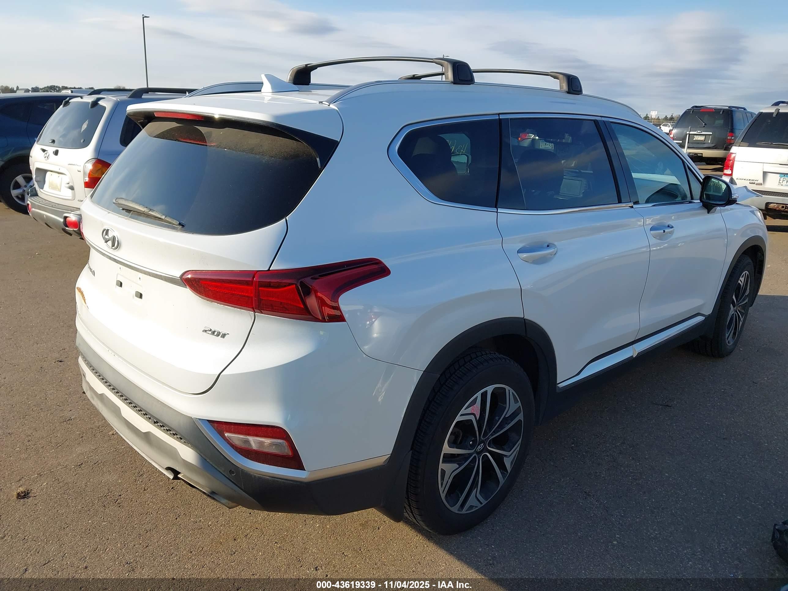HYUNDAI SANTA image 4