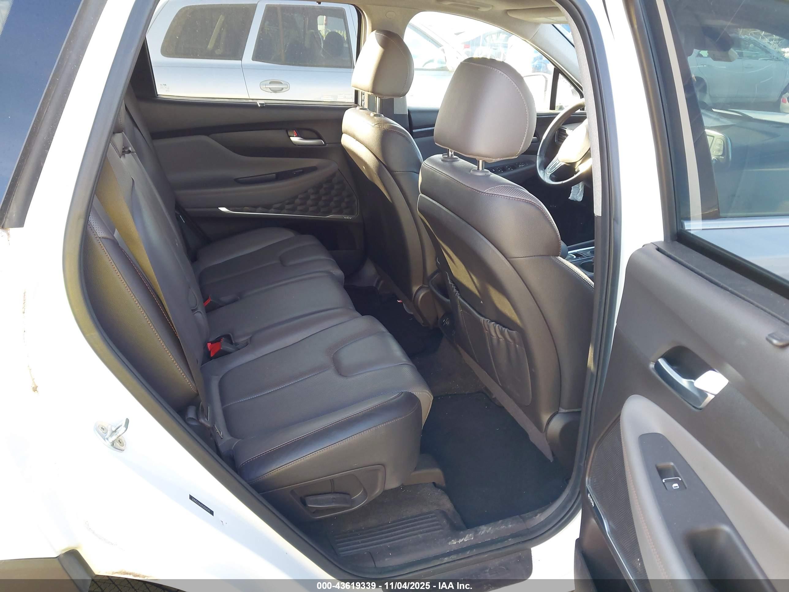 HYUNDAI SANTA image 8