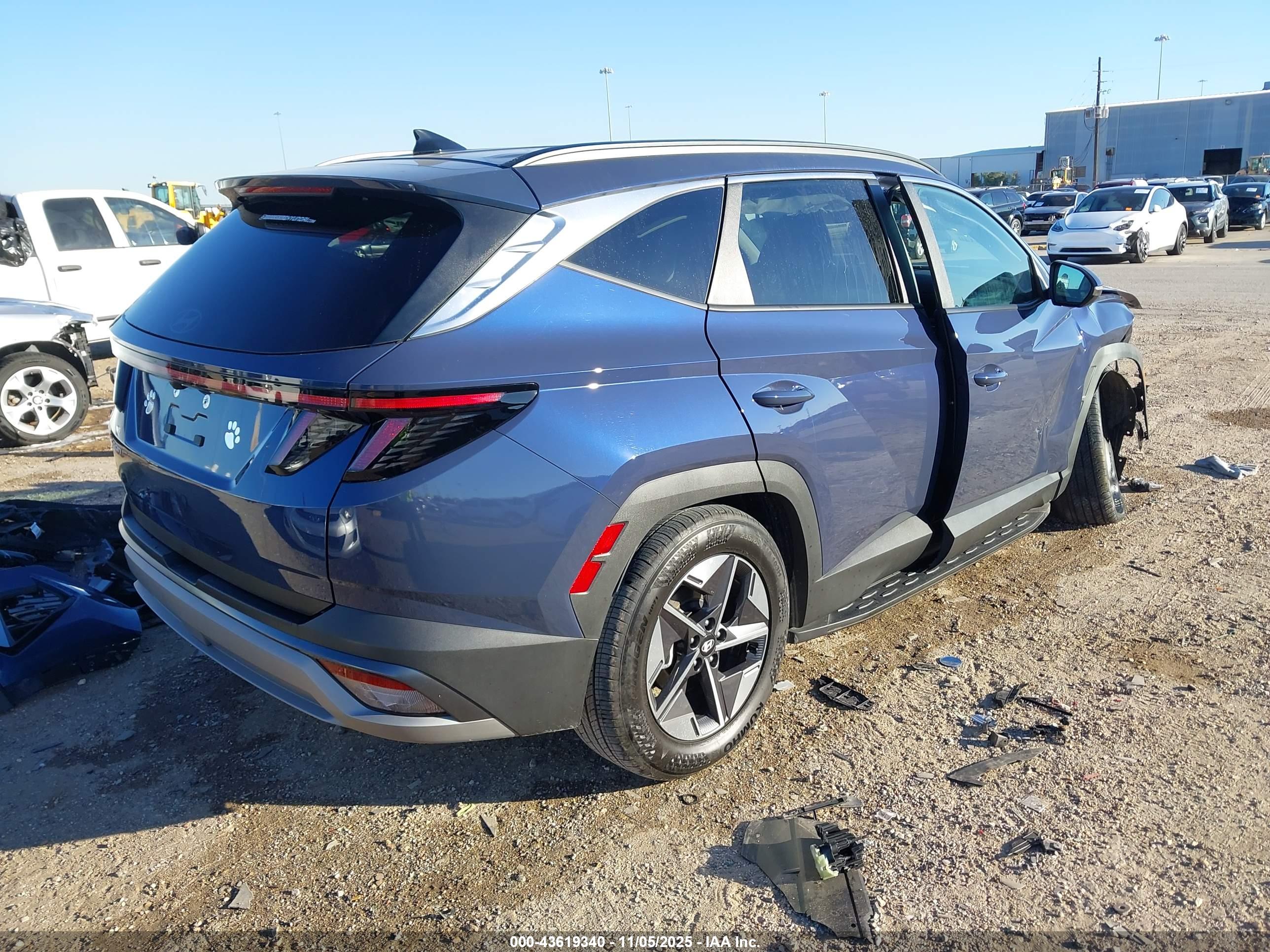 HYUNDAI TUCSON image 4