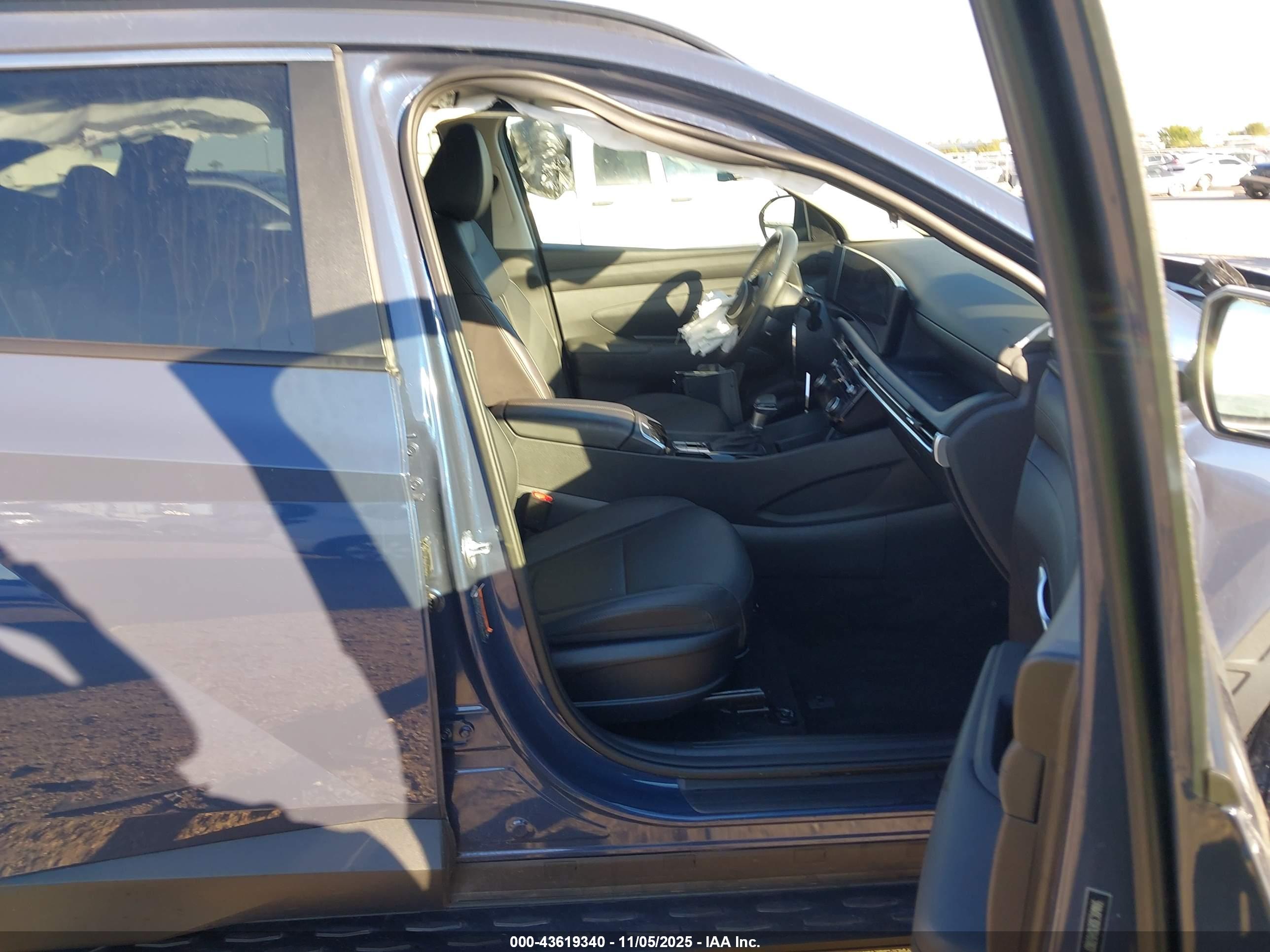 HYUNDAI TUCSON image 5