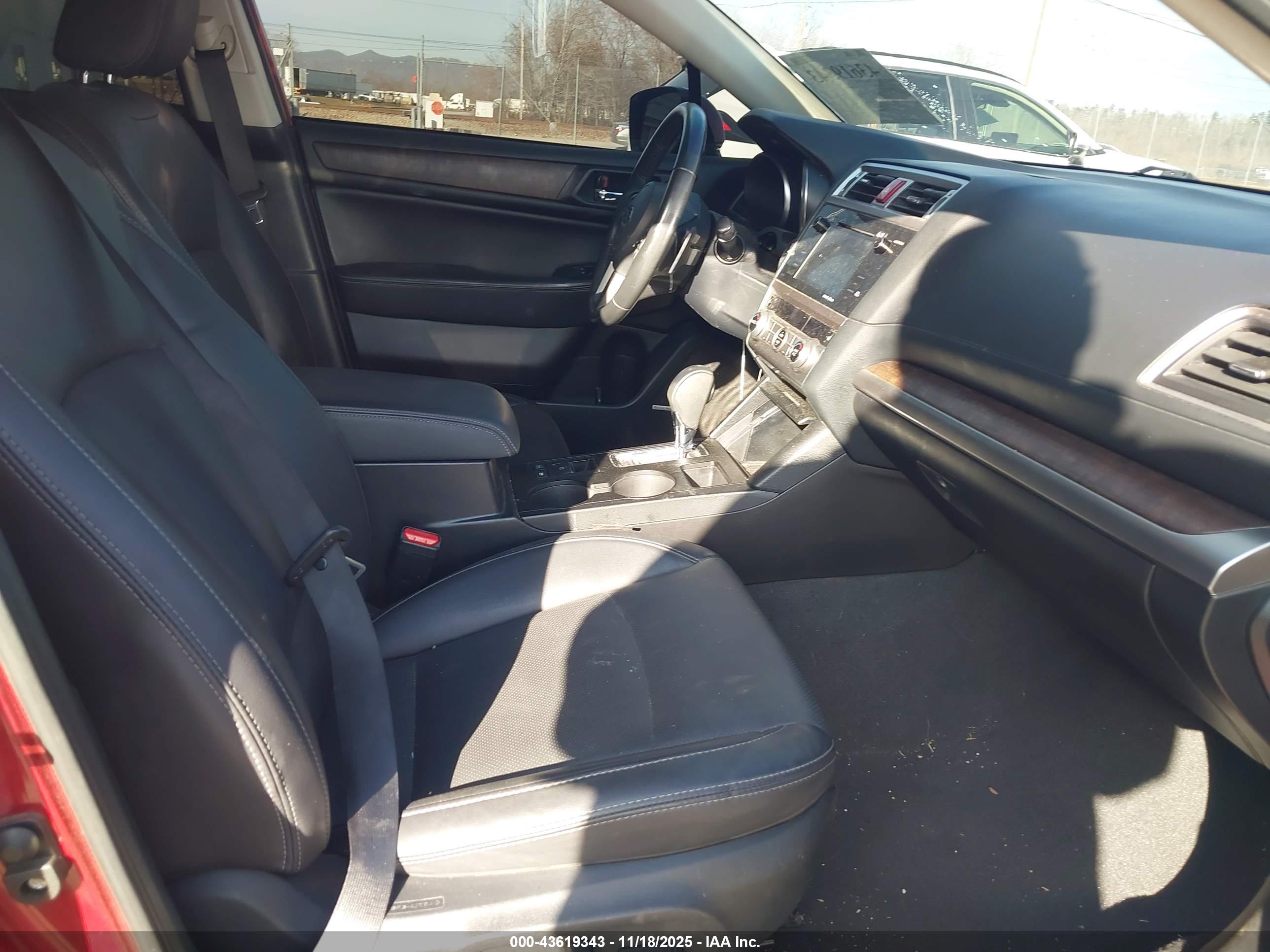 SUBARU OUTBACK image 5