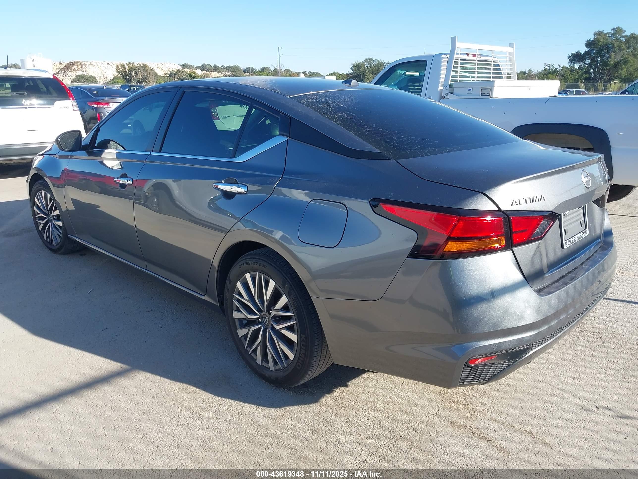 NISSAN ALTIMA image 3