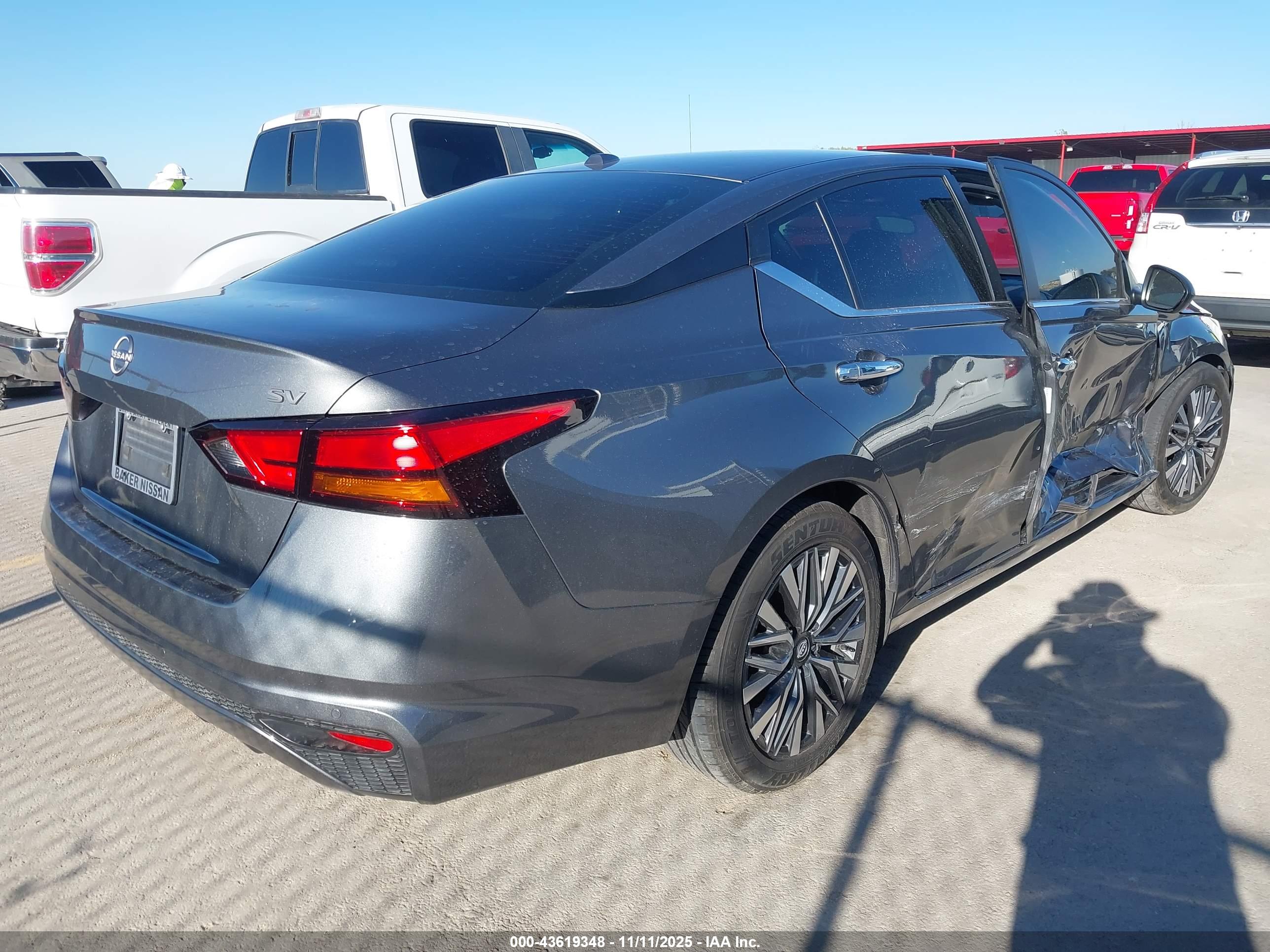 NISSAN ALTIMA image 4