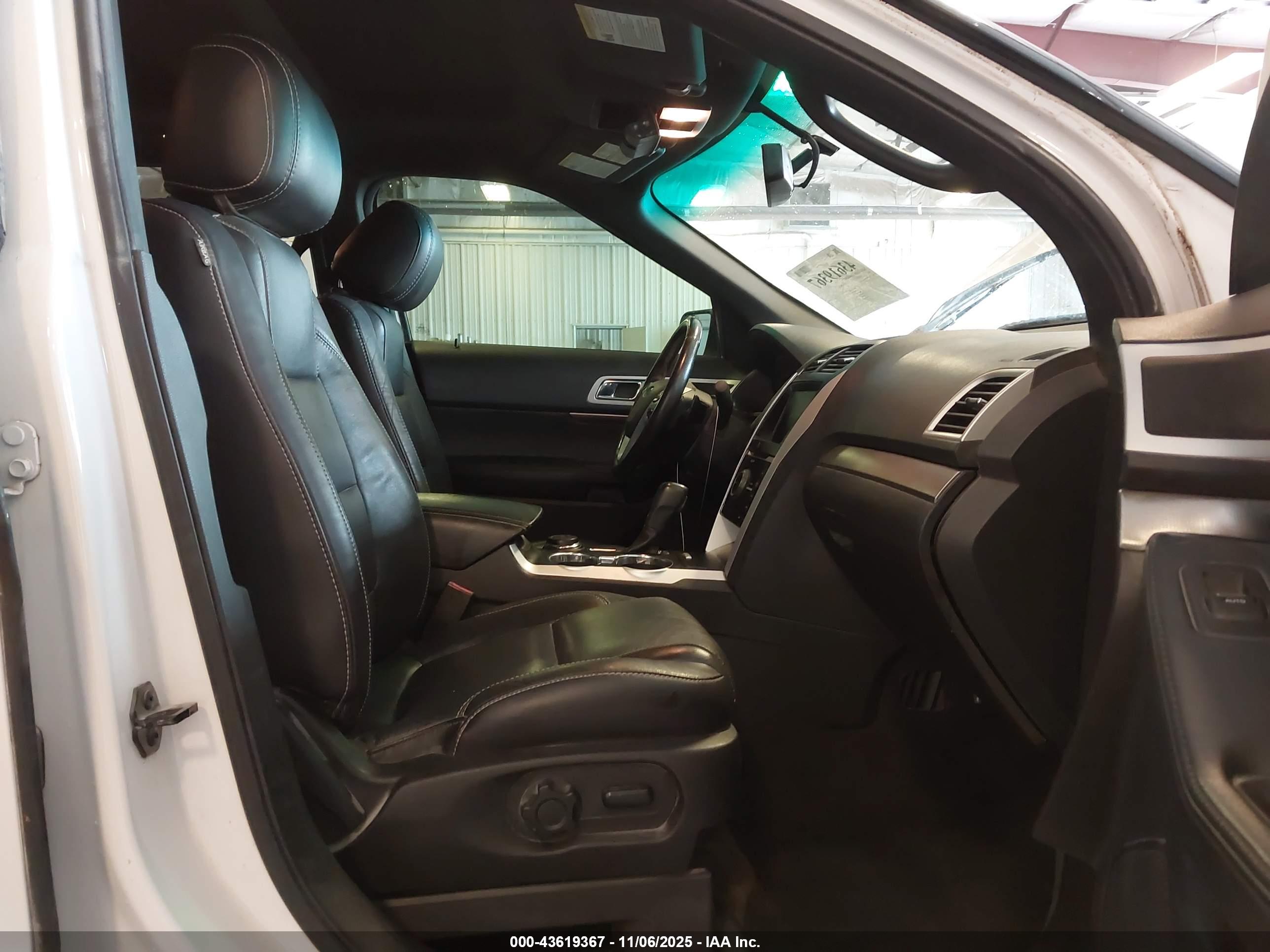 FORD EXPLORER image 5