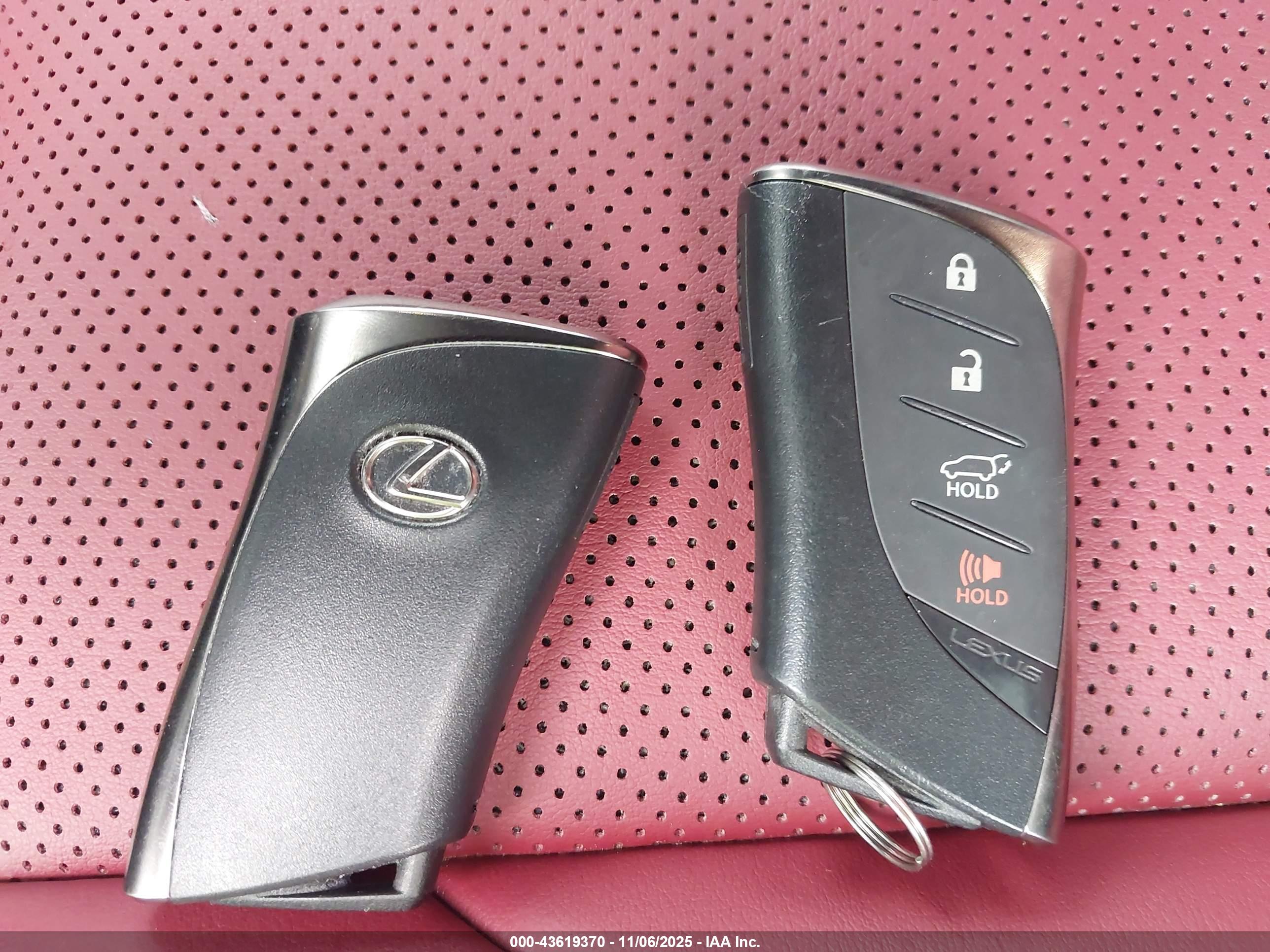 LEXUS RX image 11