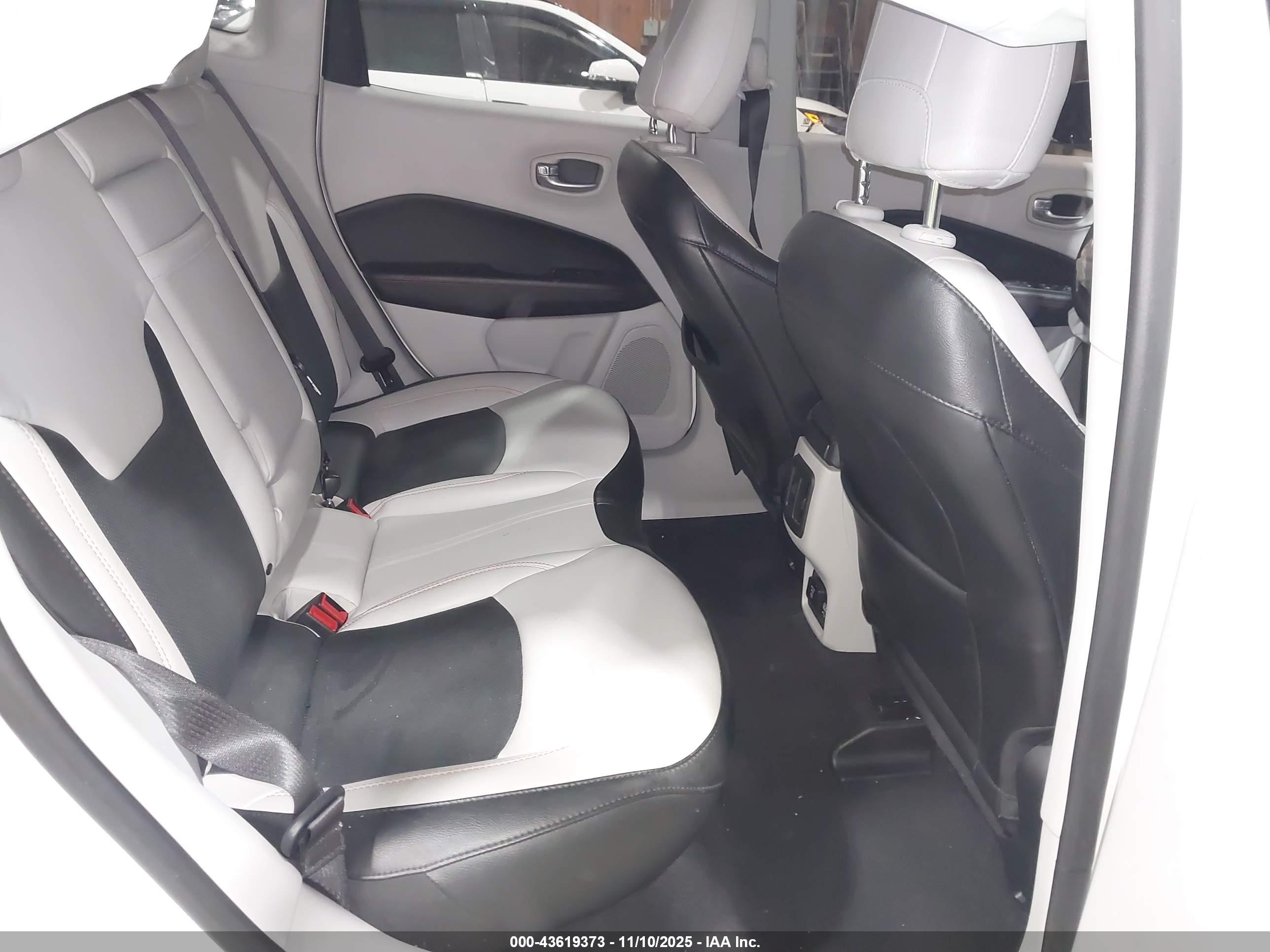 JEEP COMPASS image 8