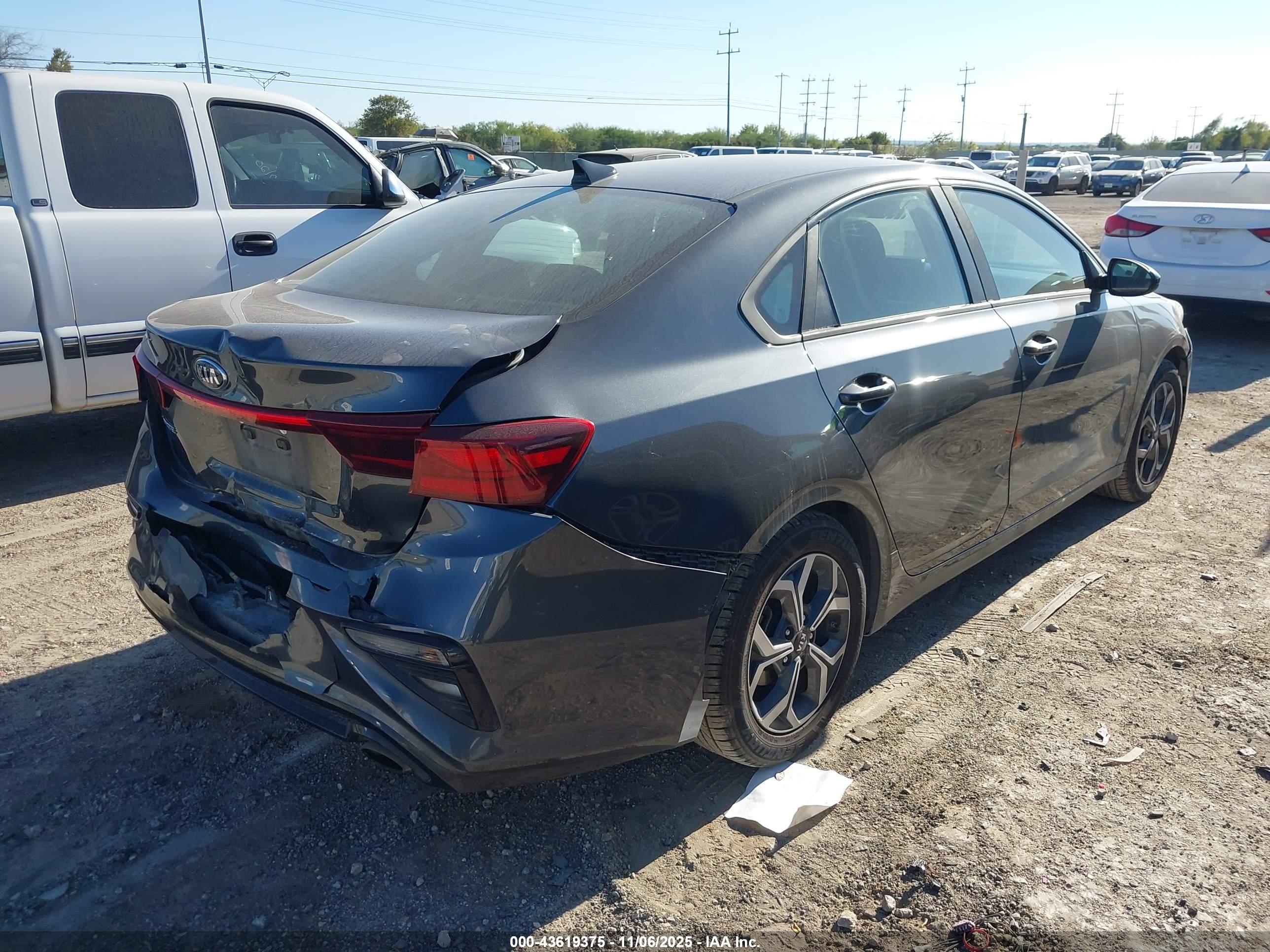 KIA FORTE image 4
