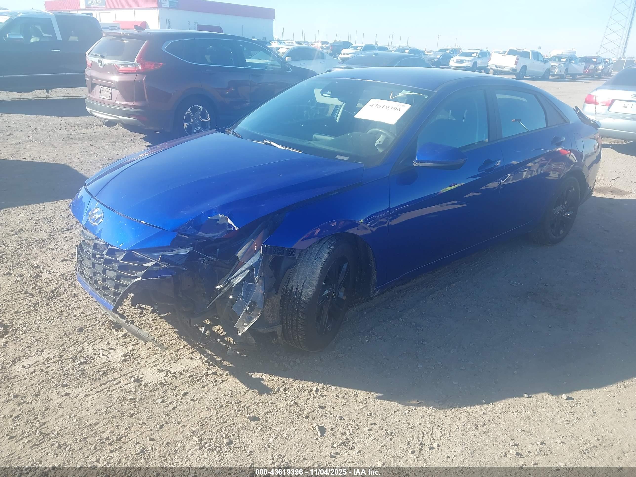 HYUNDAI ELANTRA image 2