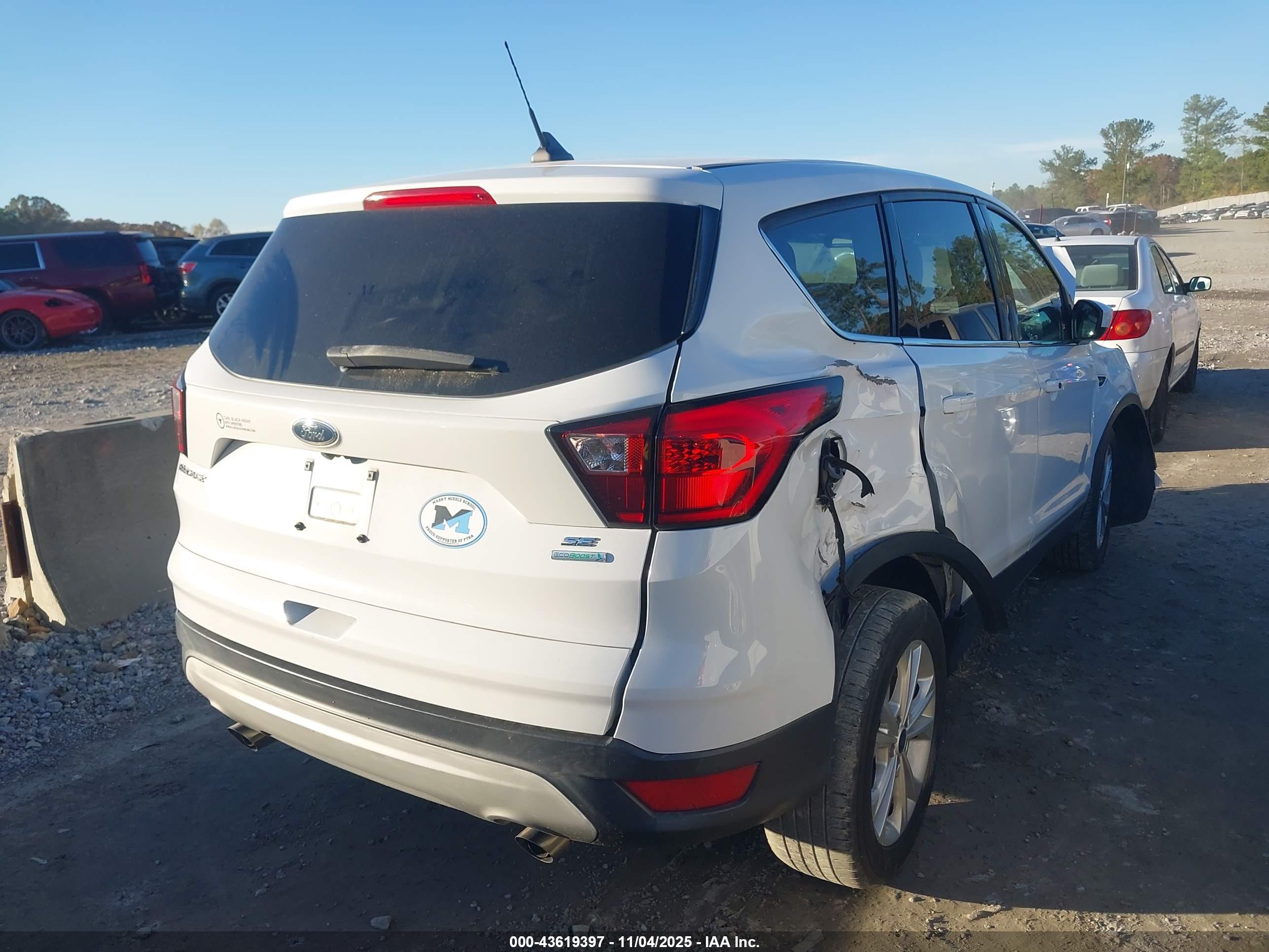 FORD ESCAPE image 4