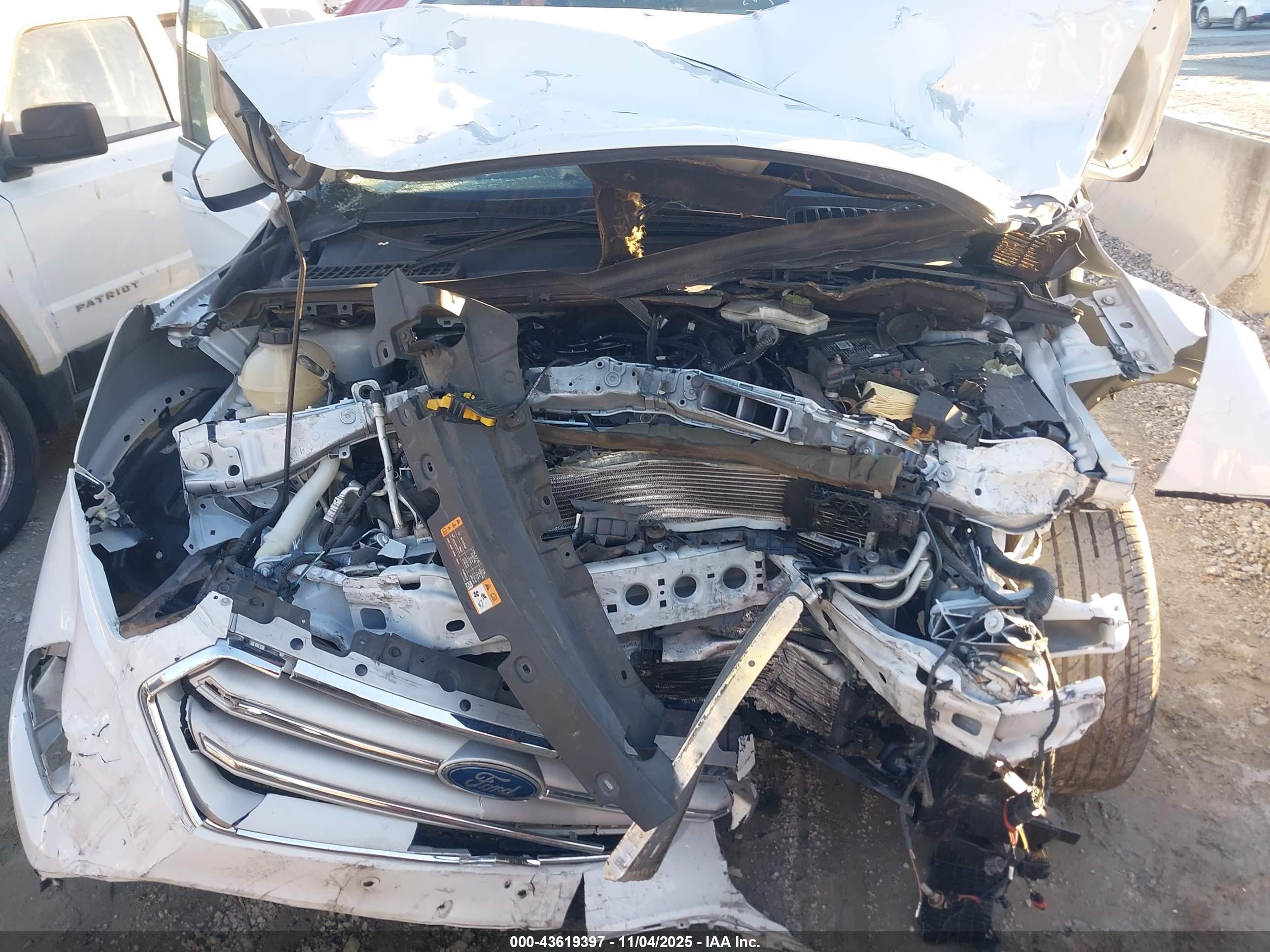 FORD ESCAPE image 6